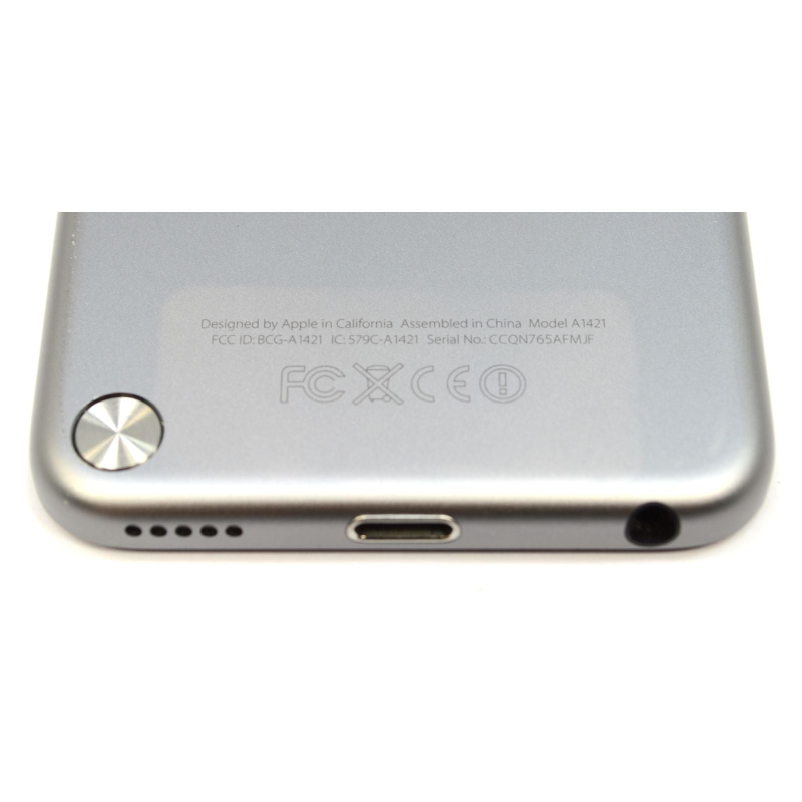 Refurbished Apple iPod Touch 5th Generation 32GB Silver (Model A1421, ME978LL/A) - Perfect for Music, Gaming & Entertainment on the Go
