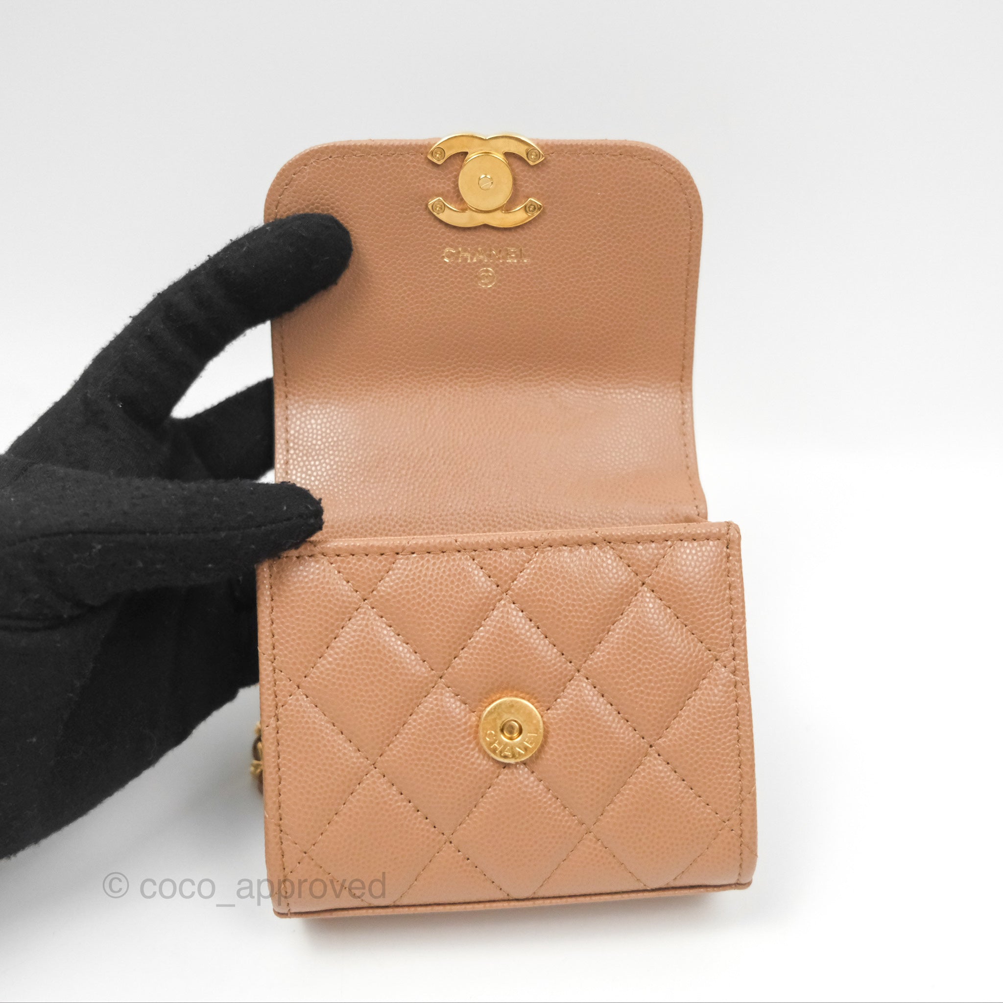 Chanel CC Chain Clutch Bag in Beige Caviar Leather with Gold Hardware - Perfect for Evening Parties & Luxury Events