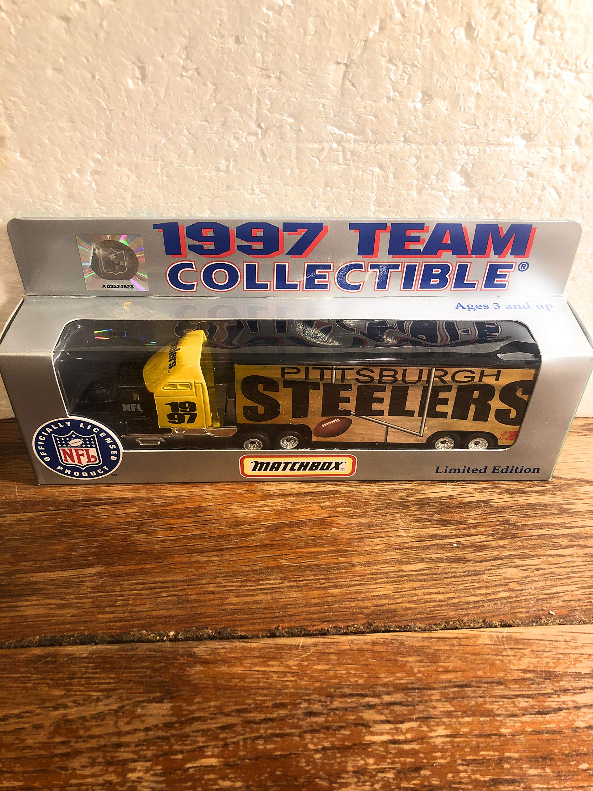 1997 NFL Pittsburgh Steelers Diecast 1:80 Scale Matchbox Tractor Trailer Replica - Collectible Team Merchandise for Sports Fans & Display