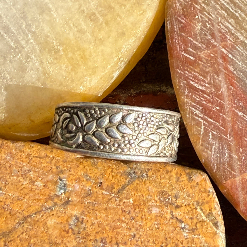 Sterling Silver Adjustable Toe Ring with Raised Floral Design - Perfect for Beach, Summer & Boho Fashion