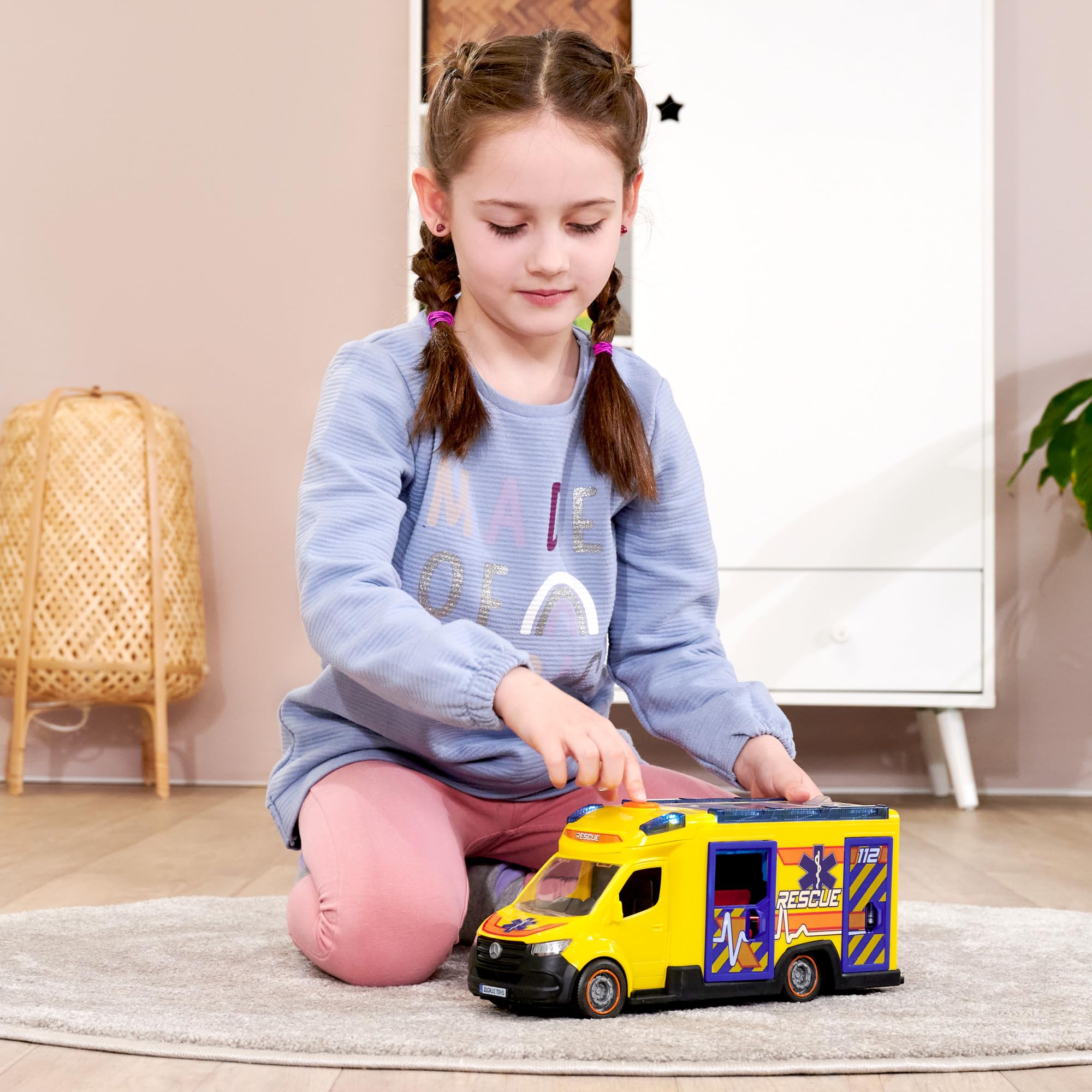 Dickie Toys FIRE & Rescue Ambulance Sprinter - Realistic Emergency Vehicle Toy for Kids, Die-Cast Metal & Plastic Construction - Perfect for Imaginative Play, Role-Playing, and Collecting