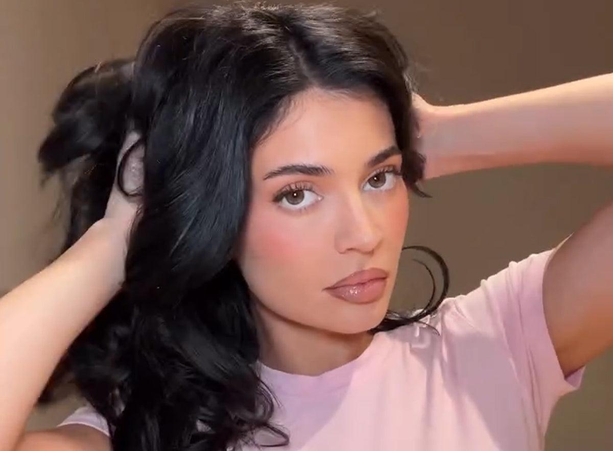 Kylie's Full Face Makeup Kit - Complete Cosmetics Set for Flawless Beauty | Perfect for Everyday Glam & Special Occasions