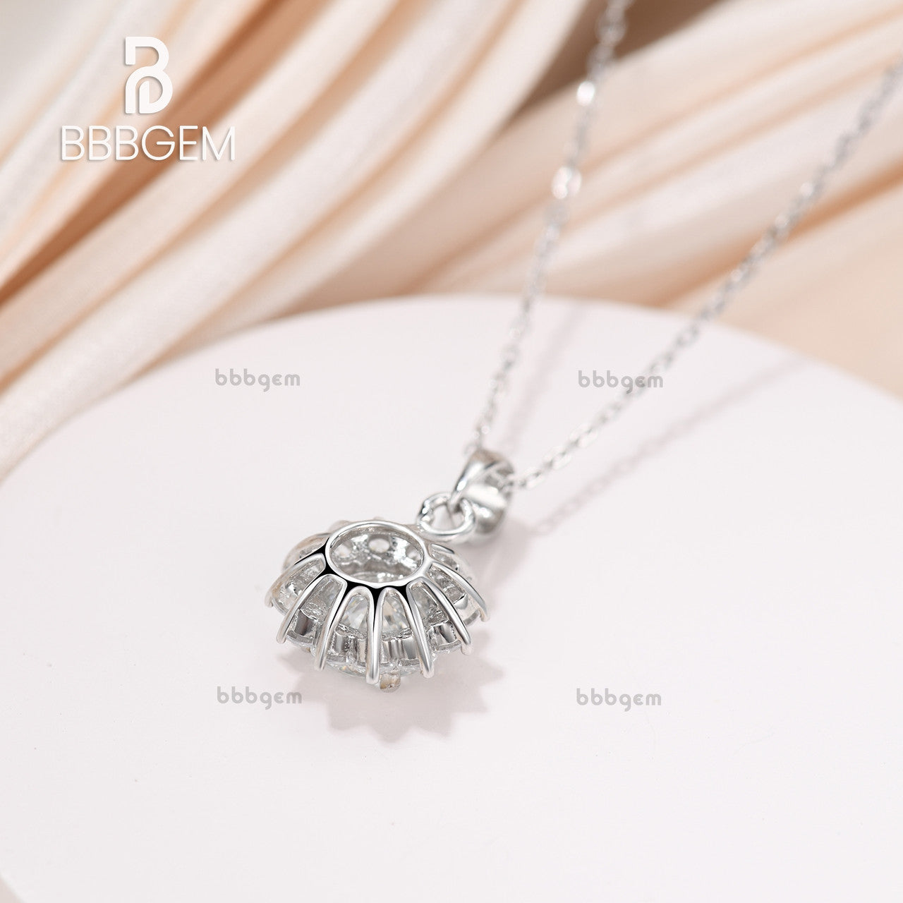1 Carat Floral Round Grey Moissanite Pendant Necklace - 14K Gold Sunflower Halo Chain - Anniversary Gift for Her - Perfect for Weddings, Date Nights & Special Occasions
