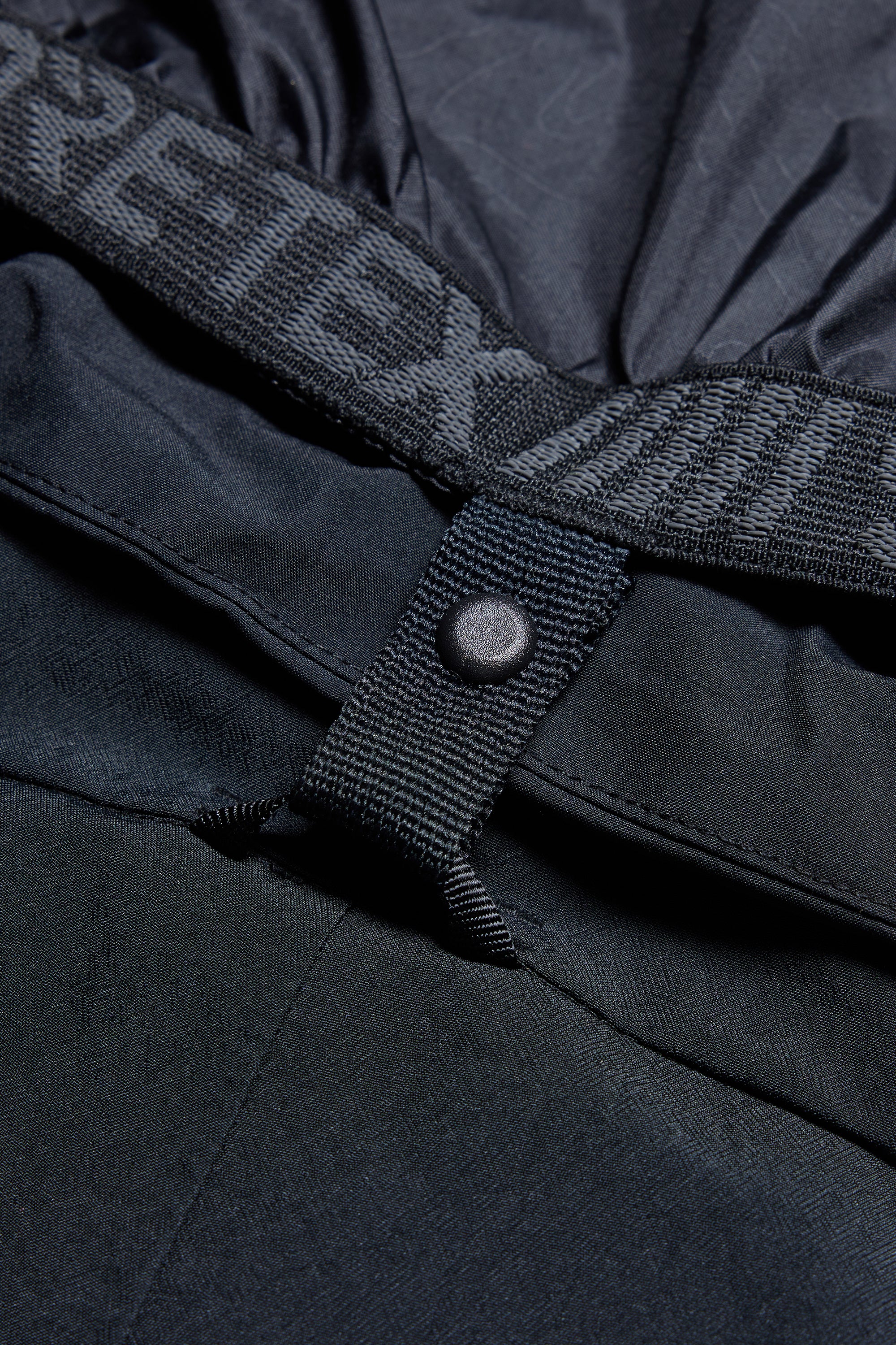 686 Men's GORE-TEX GT Waterproof Ski Pants 2025 - Winter Snowboarding & Outdoor Adventure Gear for Cold Weather Activities