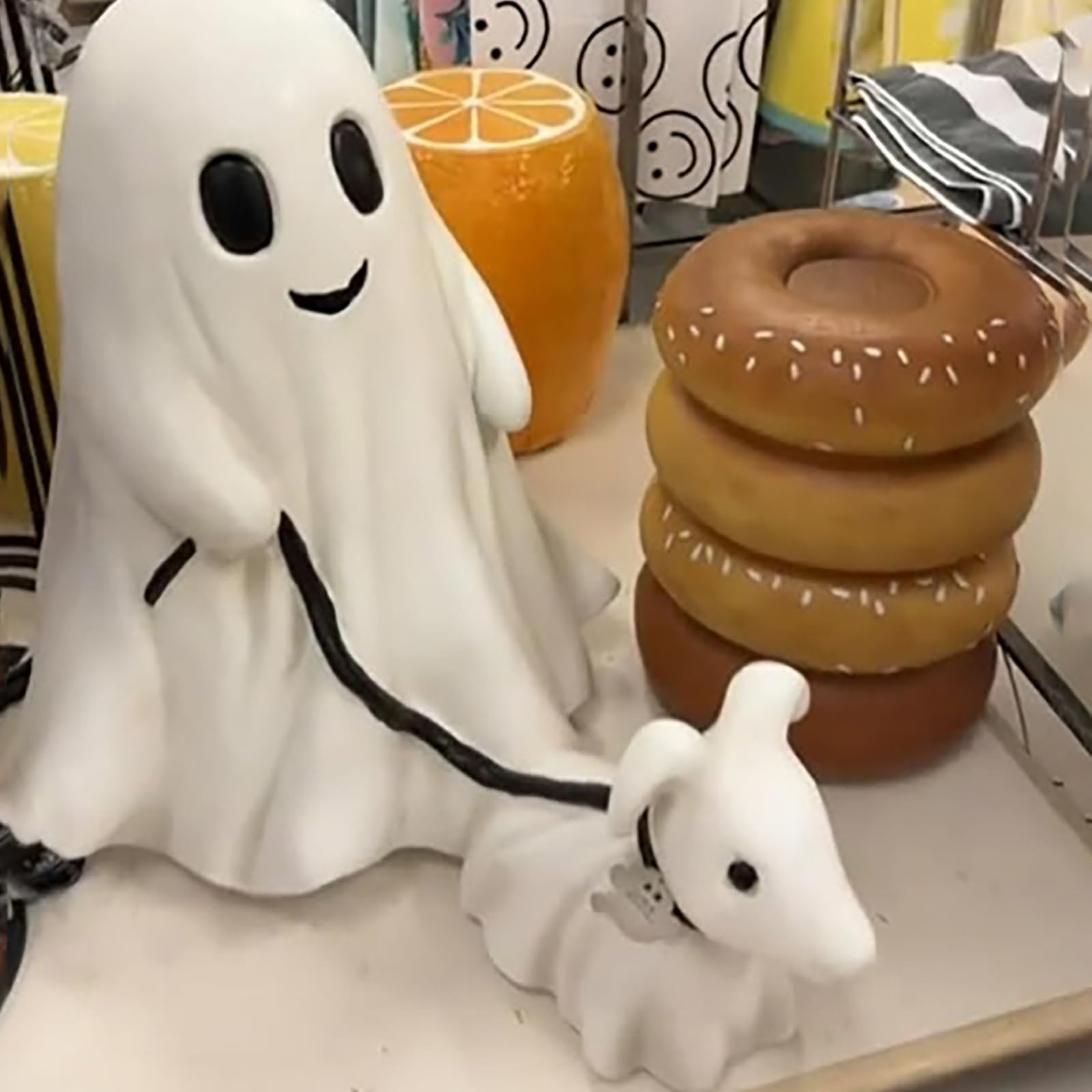 Halloween Ghost Walking Dog Statue - Spooky Cute Dog Figurine Decor for Indoor, Outdoor, Office & Tabletop (25x20x15cm) - Perfect for Halloween Party, Home Decor & Gift Giving
