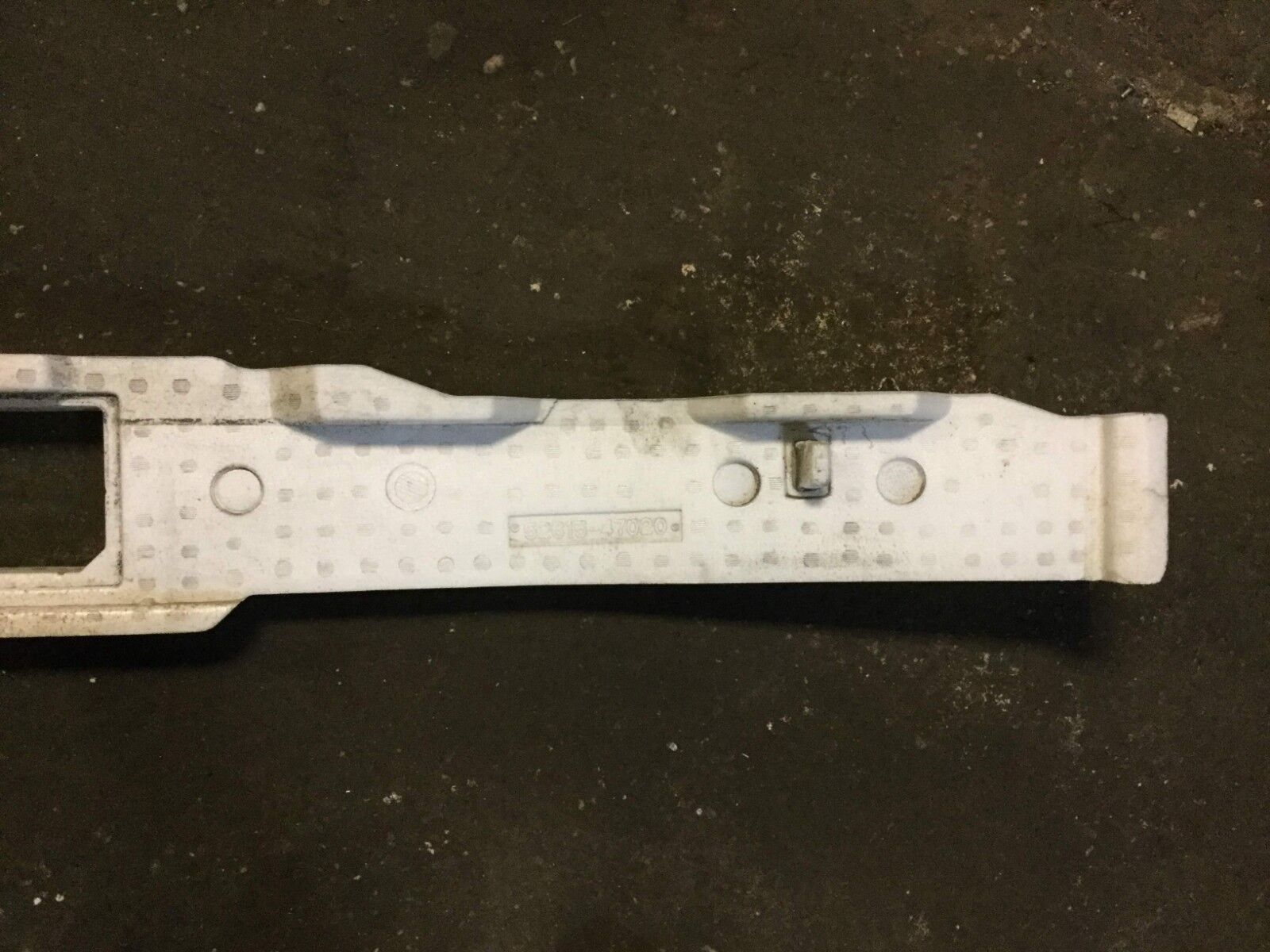 2004-2009 Toyota Prius Rear Bumper Reinforcement Foam OEM 52615-47020 - Crash Protection & Impact Absorption for Enhanced Safety
