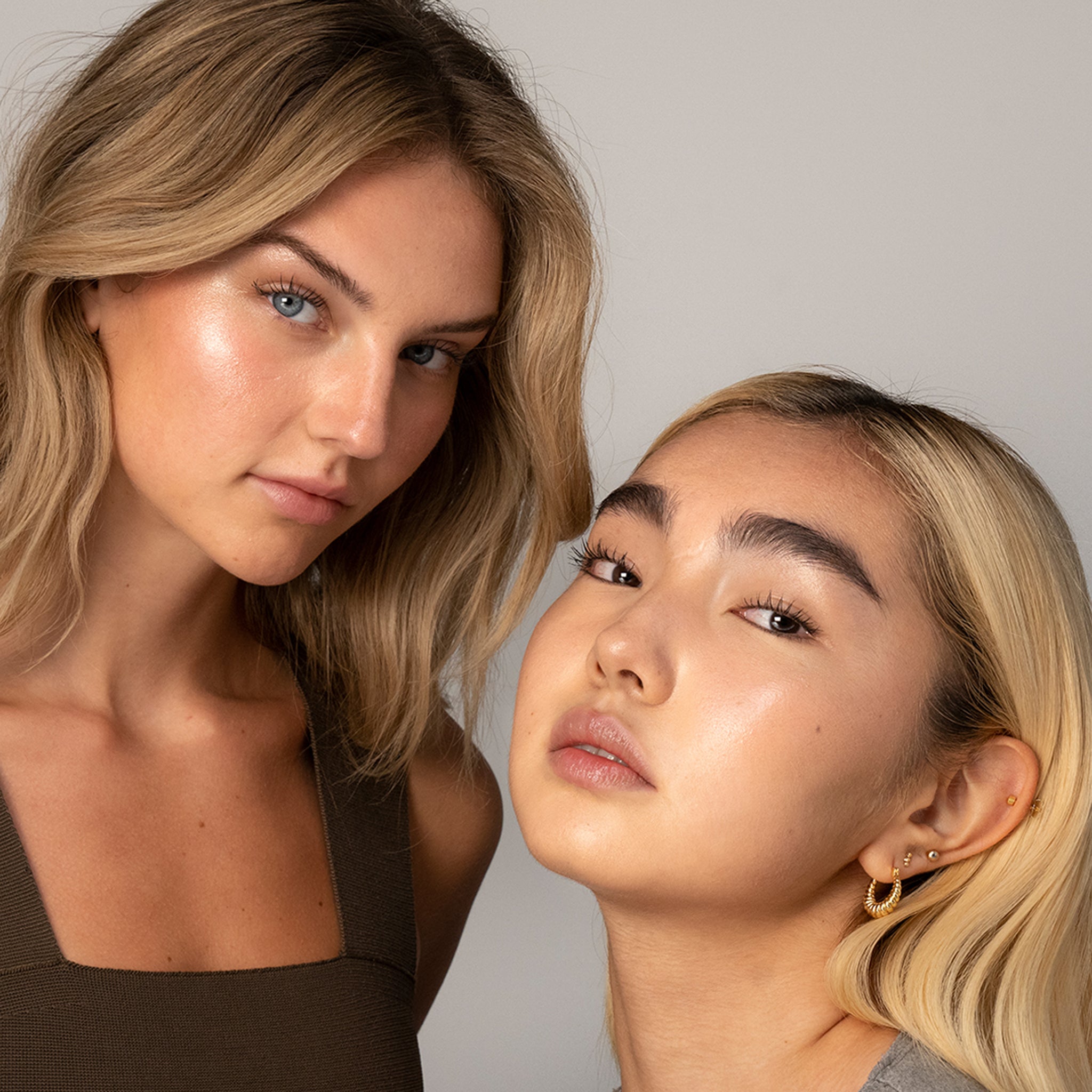 Living Luminizer - Natural Face Highlighter for Glowing Skin | Vegan & Cruelty-Free Makeup | Perfect for Daytime Glow & Nighttime Radiance | Use for Cheekbones, Brow Bones & Cupid's Bow