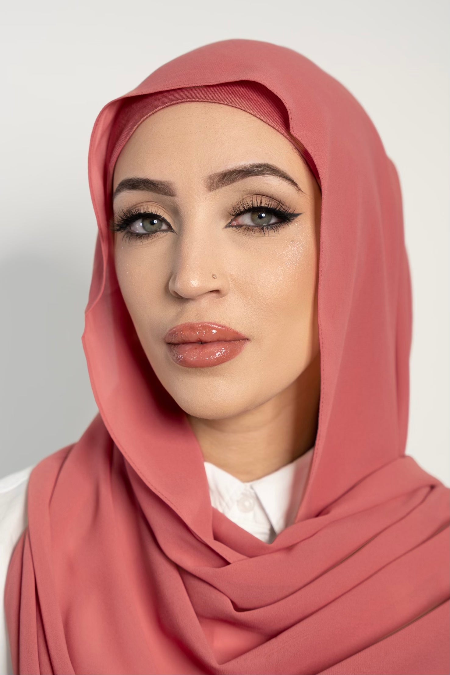 Premium Chiffon Hijab Set Amina - Soft & Lightweight Muslim Scarf for Women - Perfect for Daily Wear, Prayer, and Special Occasions