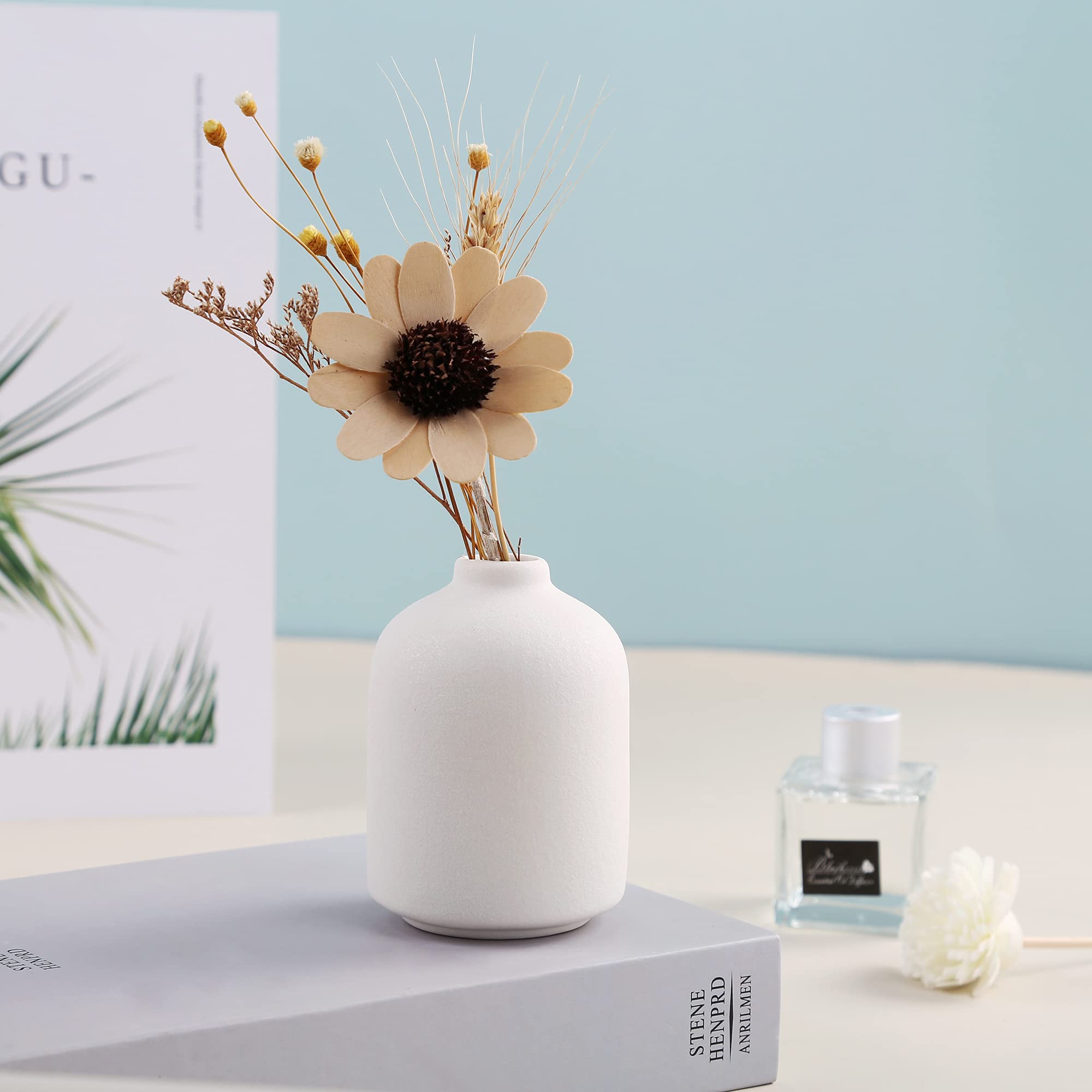 White Ceramic Vase for Home Decor - Elegant Dried Flower Vase & Living Room Centerpiece - Perfect for Flower Arrangements, Interior Design, and Photography Props | Ideal for Weddings, Dining Tables, and Modern Home Styling