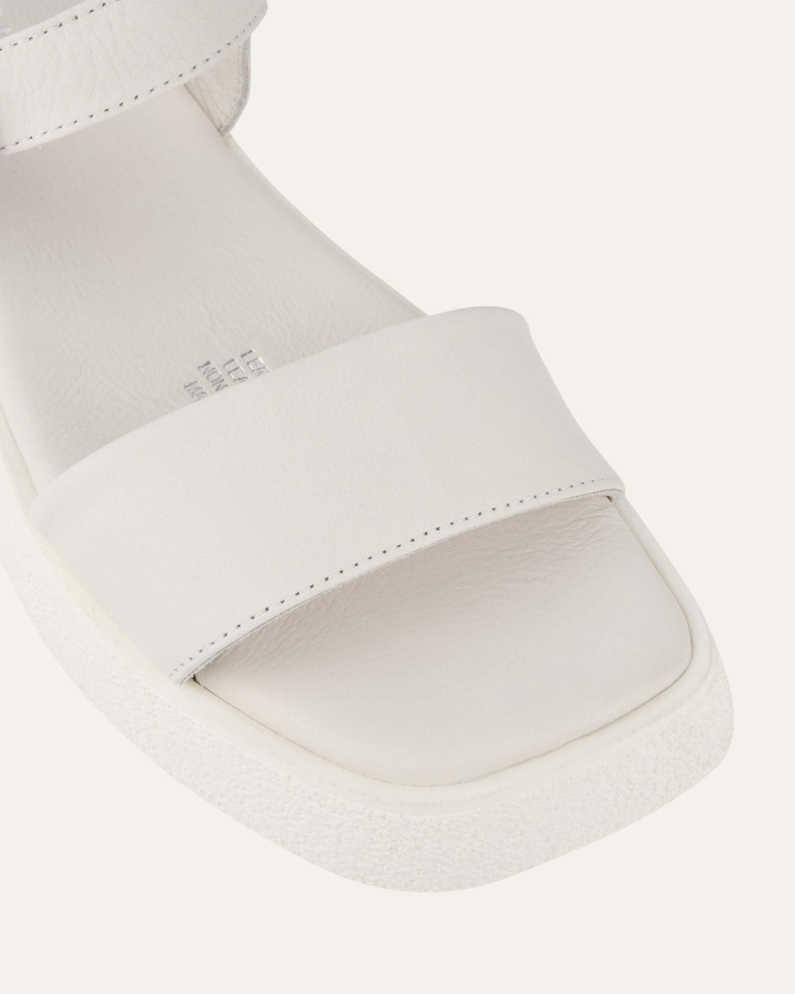ZURI Women's Flat Sandals - White Leather Comfortable Slip-On Shoes for Casual Wear, Beach & Summer Outfits