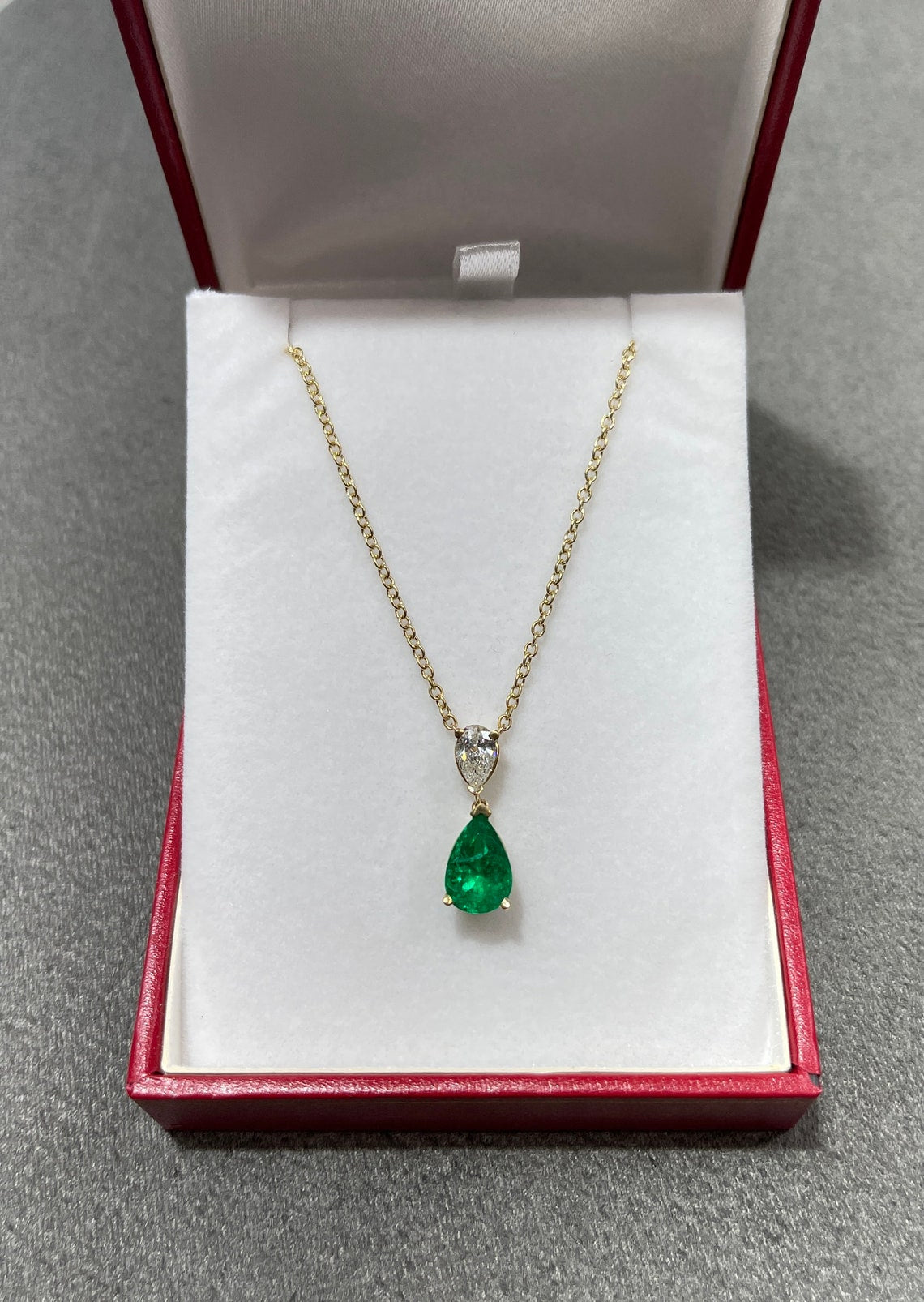 2.58tcw AAA+ Colombian Emerald & Diamond Teardrop Pendant Necklace in 18K Gold - Elegant Dangle Jewelry for Women, Perfect for Weddings, Parties & Special Occasions