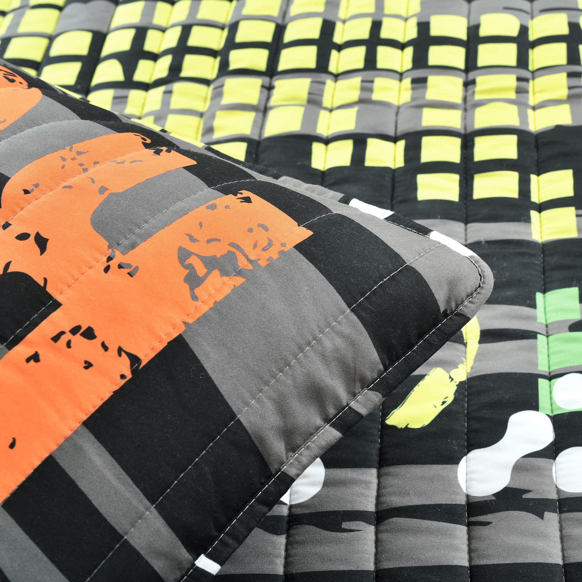 Lush Decor Reversible Quilt Set - Full/Queen, Black - Rock N Roll Style for Bedroom Decor