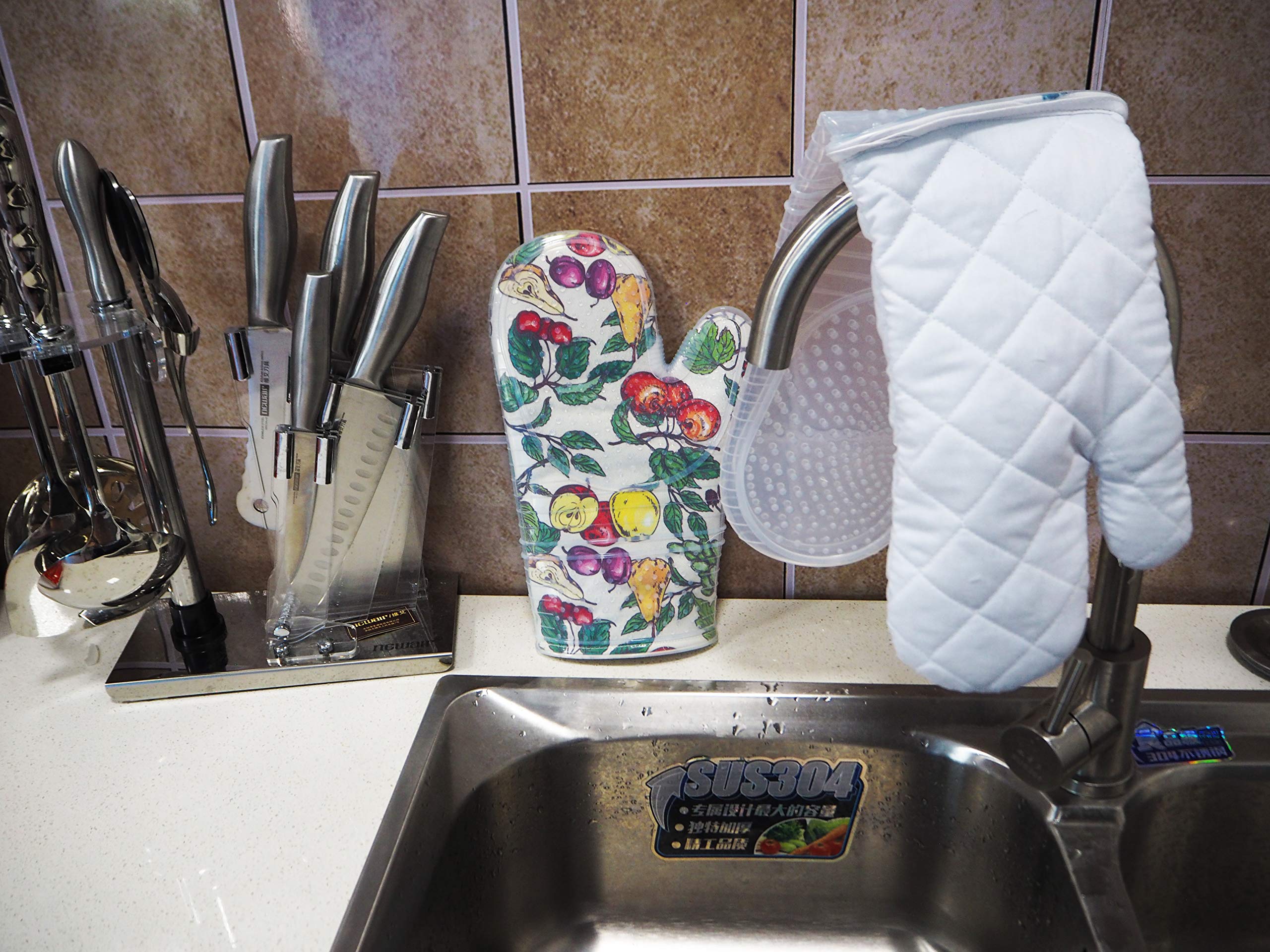 Heat Resistant Silicone Pot Holders Set of 3 - Non-Slip Kitchen Gloves for Cooking, Baking & BBQ (500℉) - Microwave & Machine Washable - Perfect for Grilling, Baking, and Handling Hot Dishes