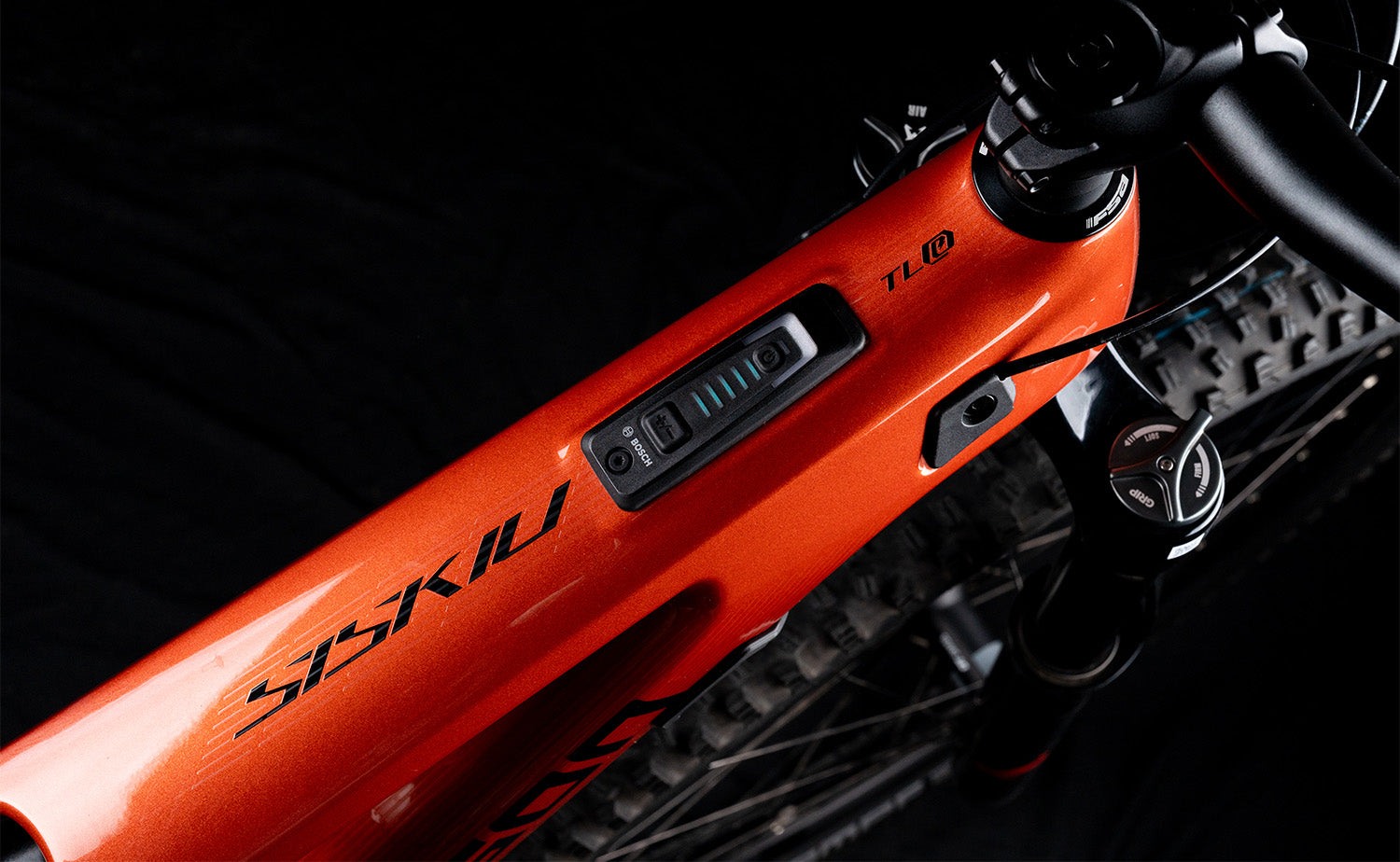 Polygon Collosus TLE 8 Electric Mountain Bike with Bosch Carbon Frame - Perfect for Off-Road Trails & Adventure Cycling