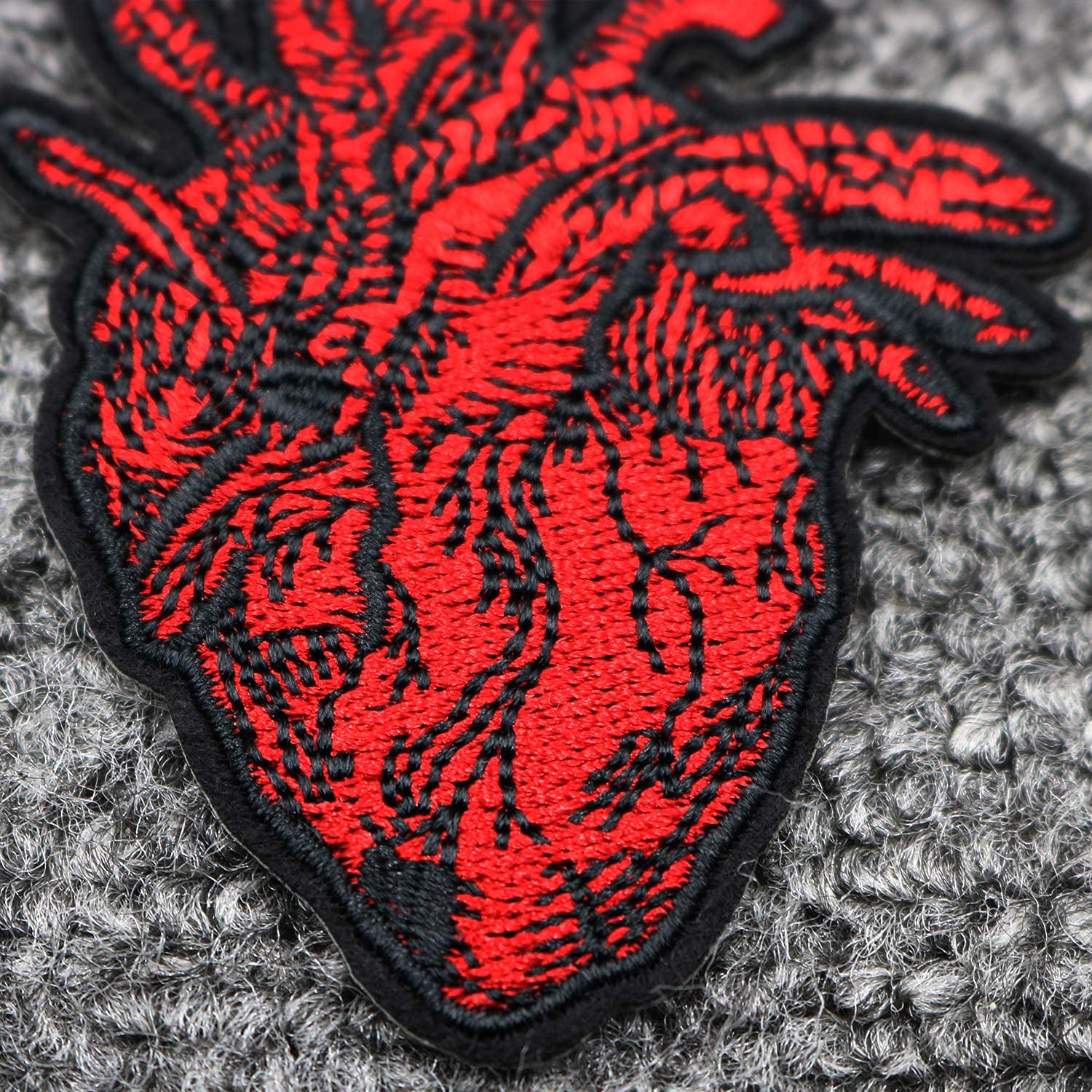 Snake Heart Embroidered Patch - Iron On or Sew On Applique Badge for Jackets, Hats, Bags & DIY Crafts