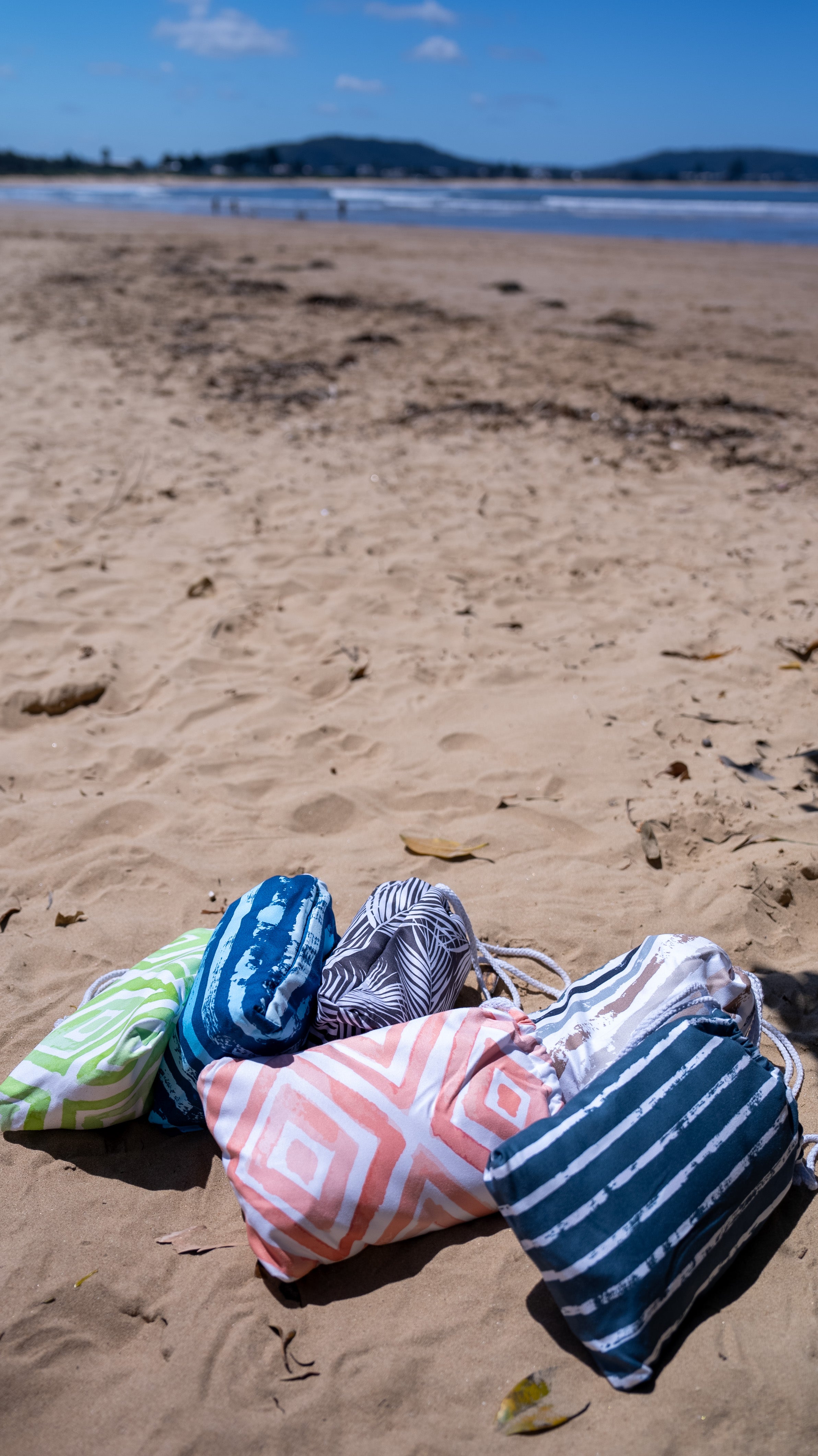 Premium Coral Reef Large Beach Towel Set with Matching Pouch - Soft Quick-Dry Oversized Towel for Pool, Beach, Yoga & Outdoor Activities
