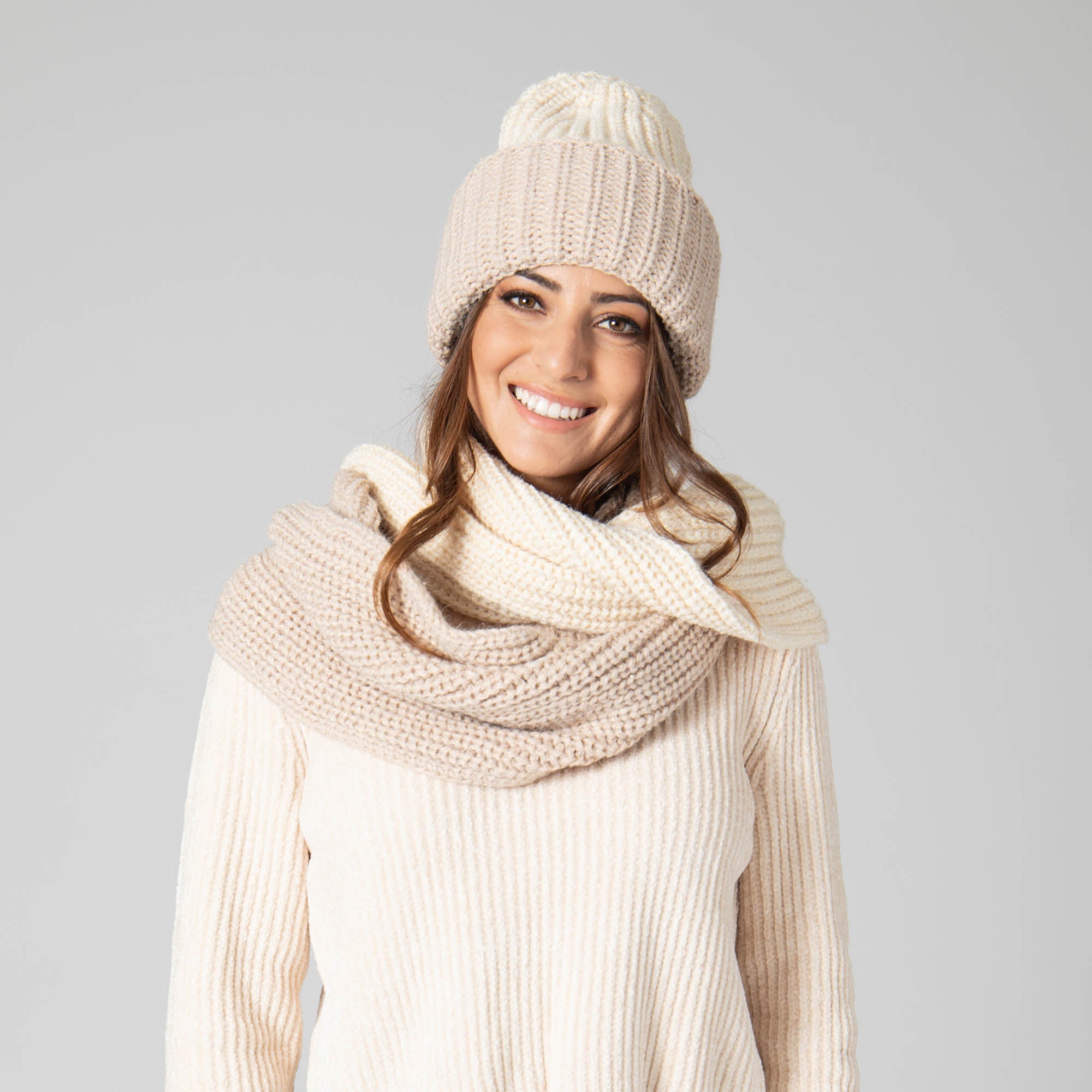 Stylish Urban Cuff Scarf - Fashionable Winter Accessory for Women & Men - Perfect for Office, Travel and Outdoor Activities