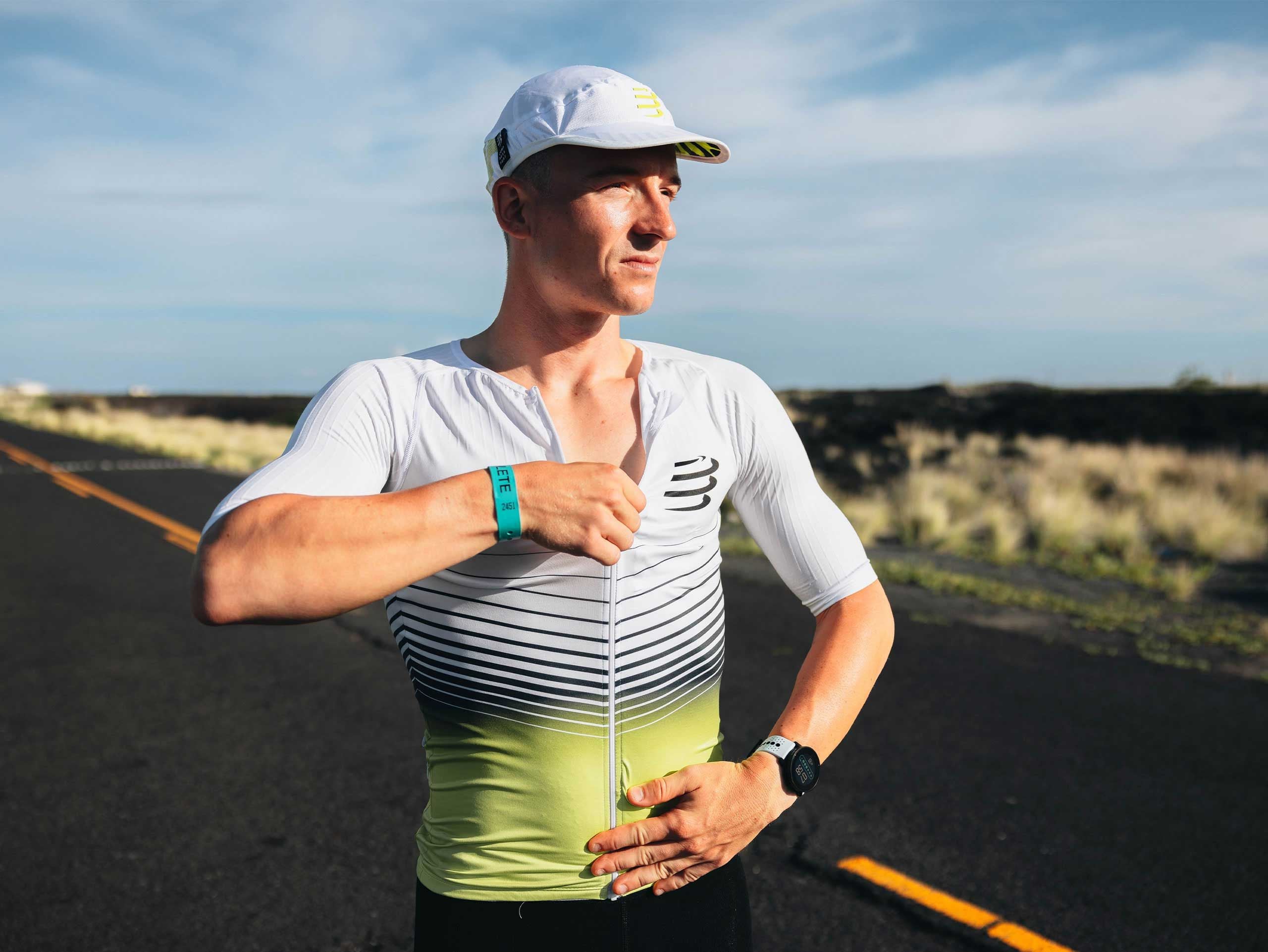 Compressport Men's Tri Postural Aero SS Top - Breathable Performance Shirt for Triathlon & Running - White/Evening Primrose - Ideal for Training, Racing & Outdoor Sports