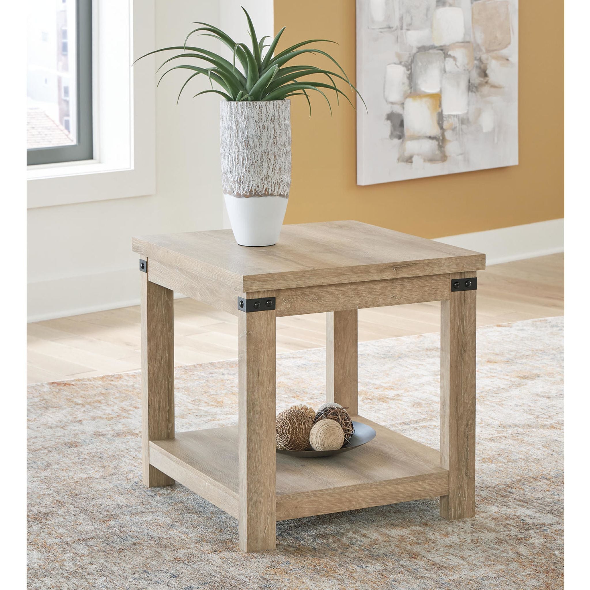 Calaboro Light Brown End Table - Modern Side Table for Living Room, Bedroom, or Office - Perfect for Holding Lamps, Books, and Decor