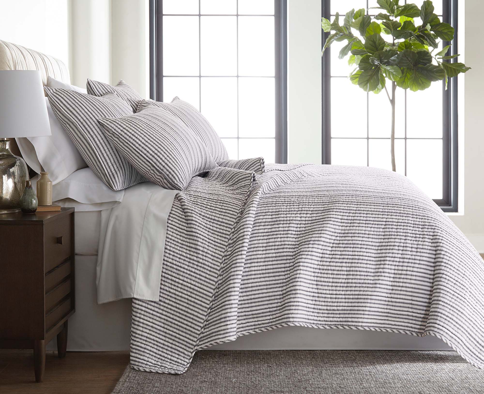 Premium Tobago Stripe Charcoal Quilt Set - Queen Size Bedding with Matching Pillowcases - Soft & Breathable for All-Season Comfort - Perfect for Master Bedroom, Guest Room & Vacation Homes