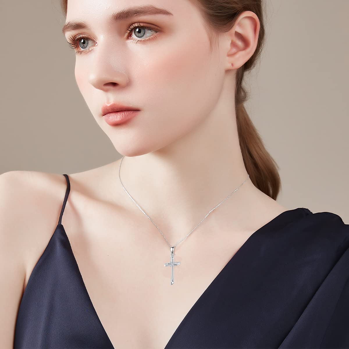 SISGEM 925 Sterling Silver Diamond Cross Pendant Necklace for Women - 18+2 Inch Genuine Natural Diamond Jewelry - Perfect Gift for Birthday, Christmas, Anniversary & Baptism - Elegant Necklace for Church, Wedding & Everyday Wear