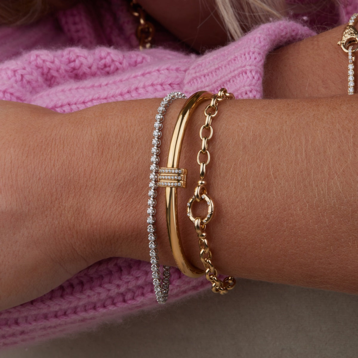 Luxe Latch Bracelet - Elegant Adjustable Gold/Silver Jewelry for Women | Perfect for Parties, Weddings & Everyday Wear