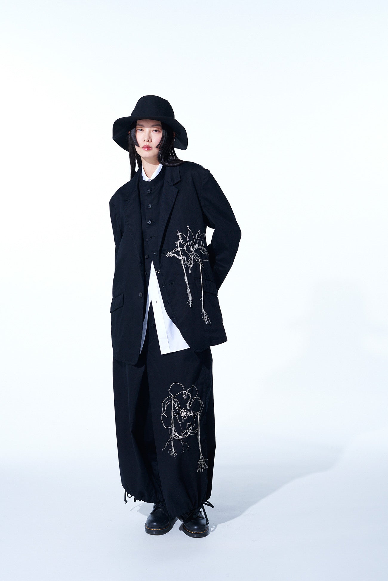 Stylish Cotton Twill 'Queen of the Night' Embroidered Jacket for Women - Perfect for Evening Parties, Date Nights & Special Occasions
