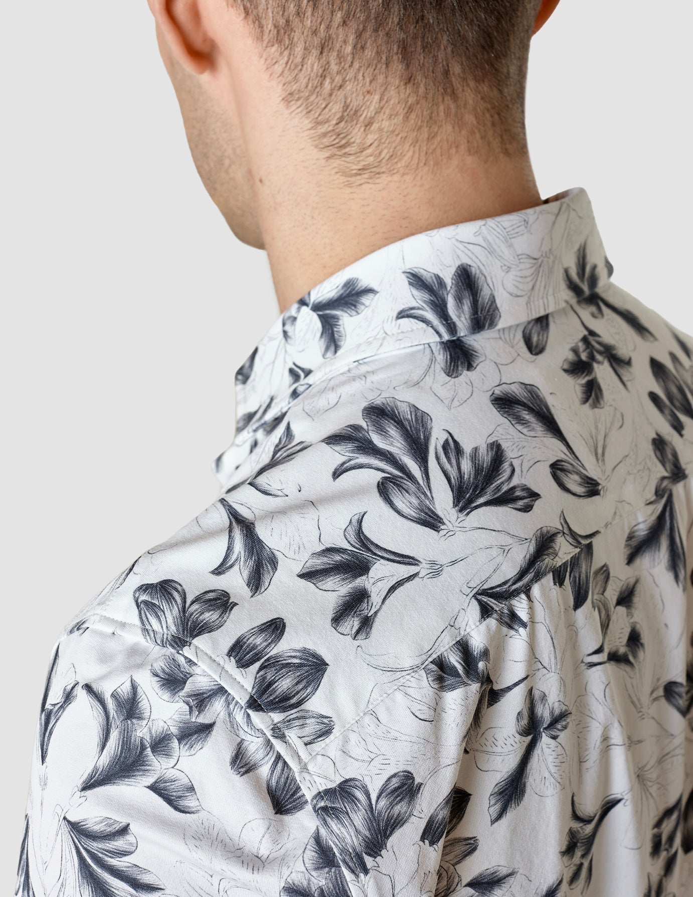 Classic Navy Floral Short Sleeve Shirt for Men - Casual Summer Wear, Beach Outings & Outdoor Activities