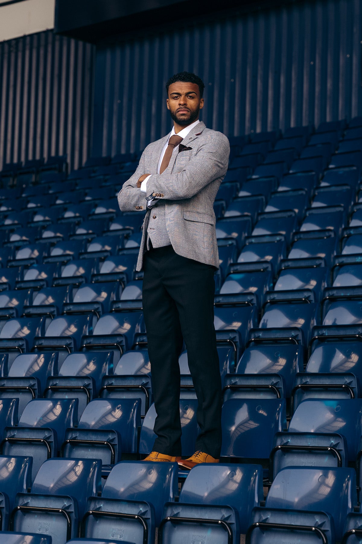 West Bromwich Albion F.C. Official KRIS Silver Grey Blazer & Max Black Trousers Set - Men's Football Matchday Outfit for Game Day & Special Events