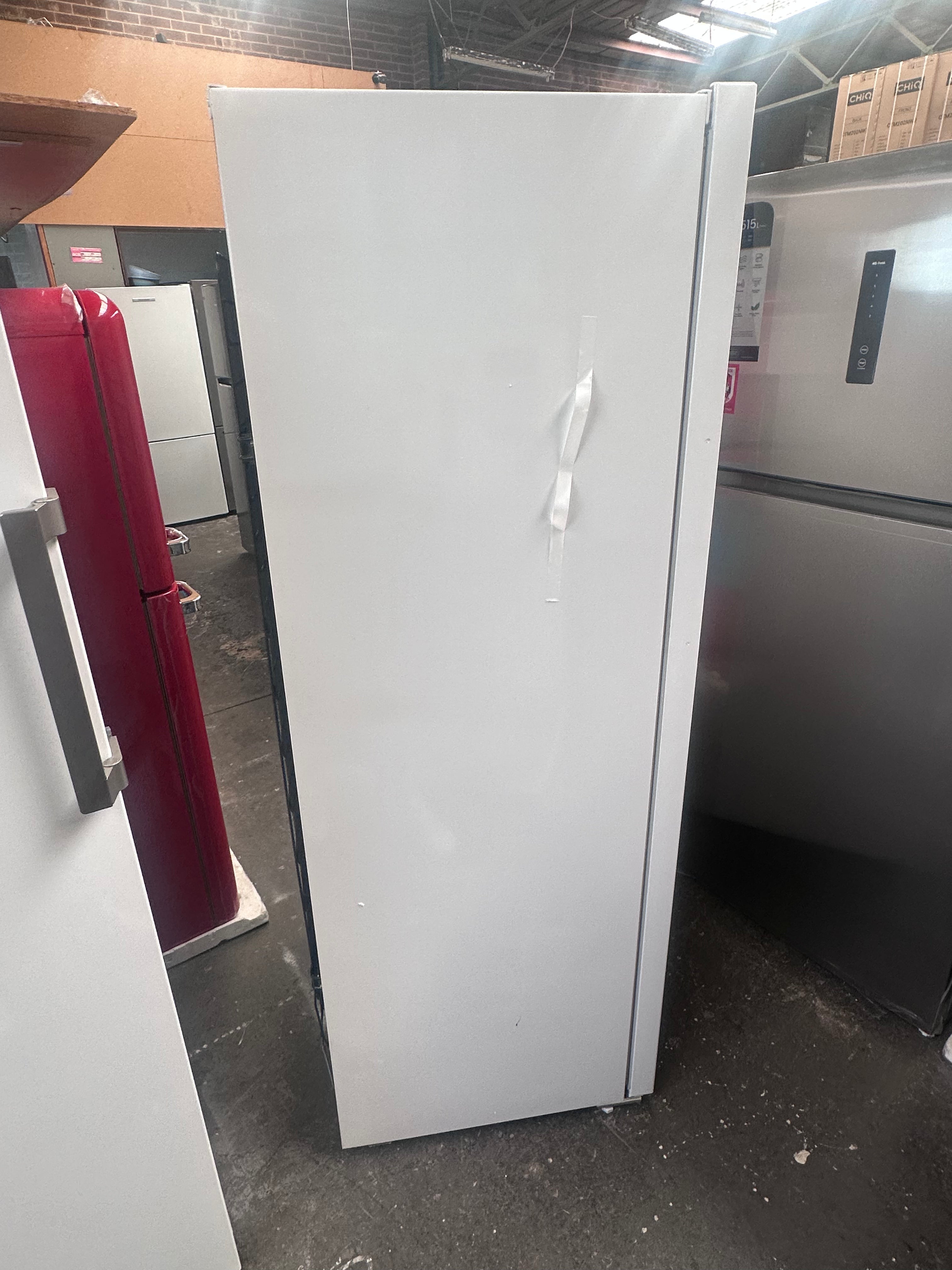 Beko 256L Frost-Free Upright Freezer - BVF290W | European Made | Carton Damaged (12-Month Warranty) | Perfect for Home, Restaurant & Commercial Kitchen Storage