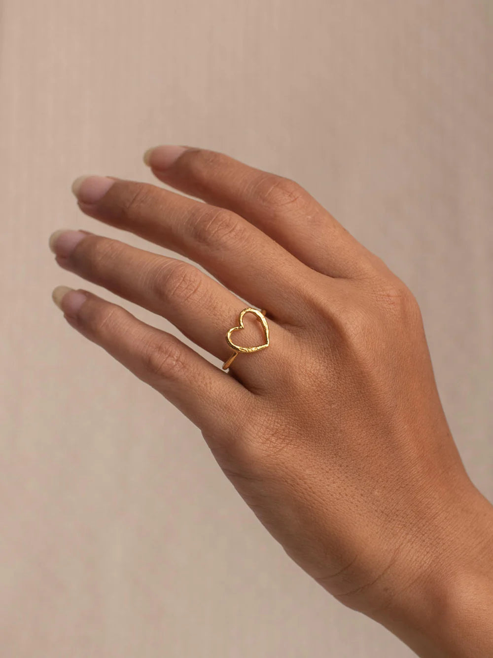 Adjustable Cinta Ring - Comfortable & Stylish Finger Ring for Women & Men - Perfect for Everyday Wear, Gifts & Fashion Accessories