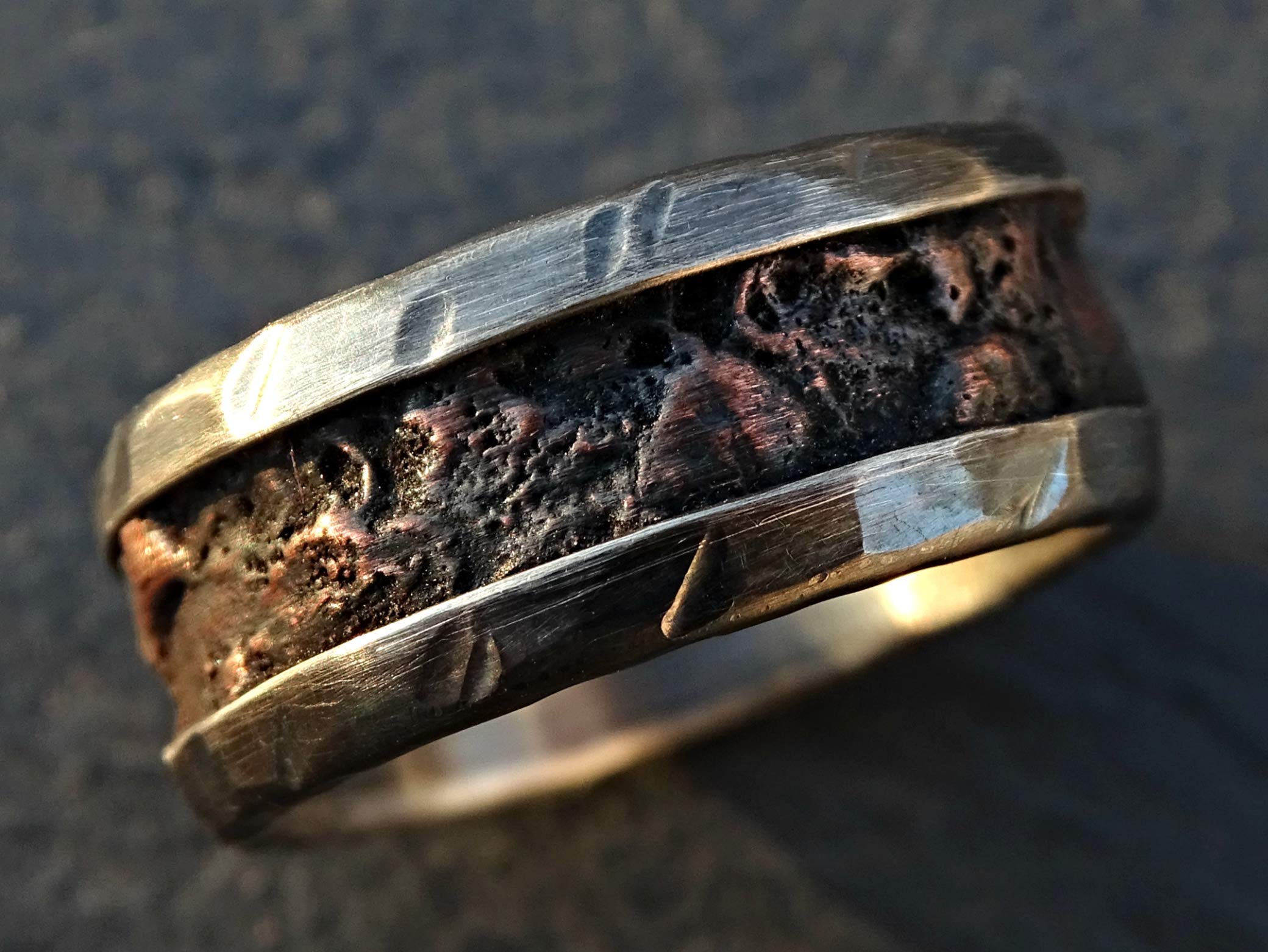 Cool Men's Copper Silver Viking Wedding Band - Rugged Wood Grain Engagement Ring for Him - Perfect for Outdoor Adventures and Special Occasions