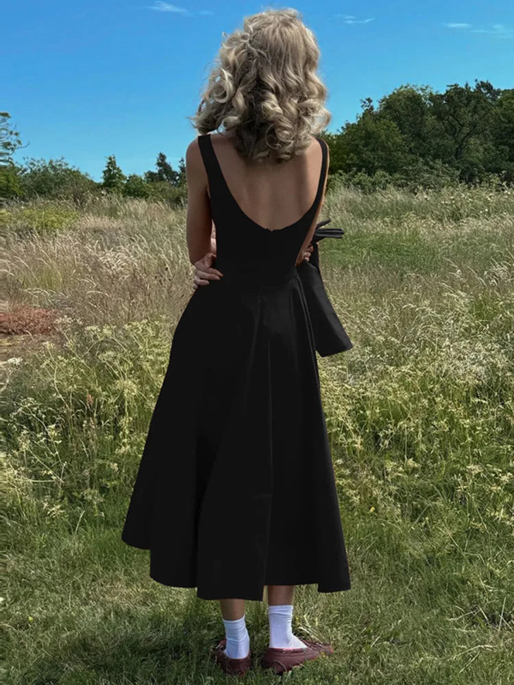 Elegant Backless A-Line Maxi Dress for Women - Solid Color O-Neck Sleeveless Long Gown with High Waist - Perfect for Beach Vacations, Summer Parties & Date Nights