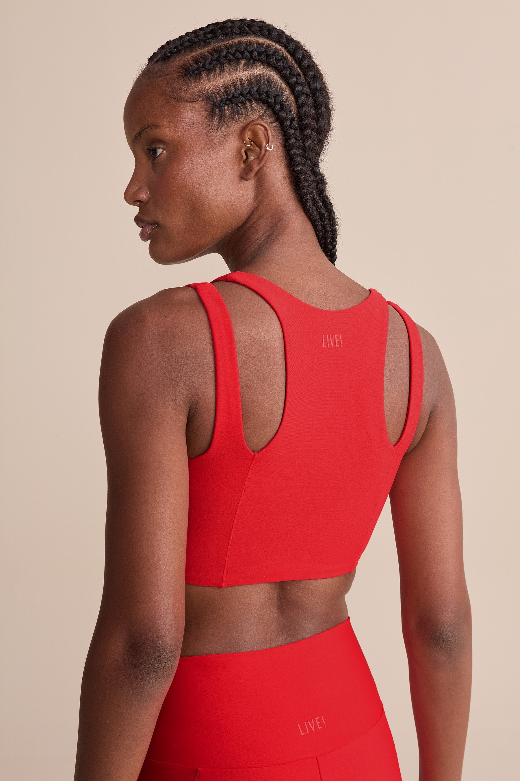 High-Waisted Cut Out Clash Sports Bra for Women - Breathable Workout Top for Running, Yoga & Gym - Trendy Fitness Apparel