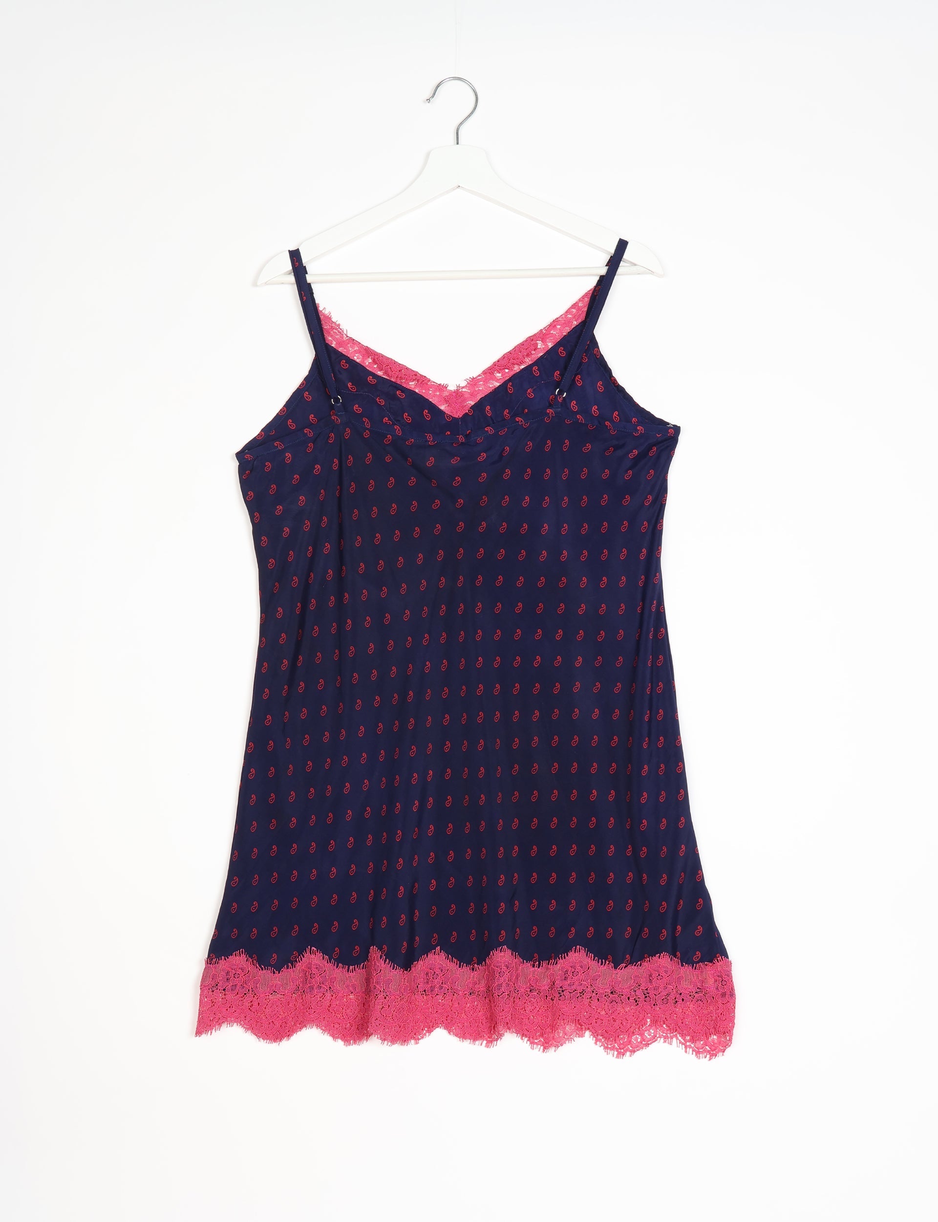 Comfortable Women's Night Dress Size L - Soft Sleepwear for Relaxing at Home or Traveling