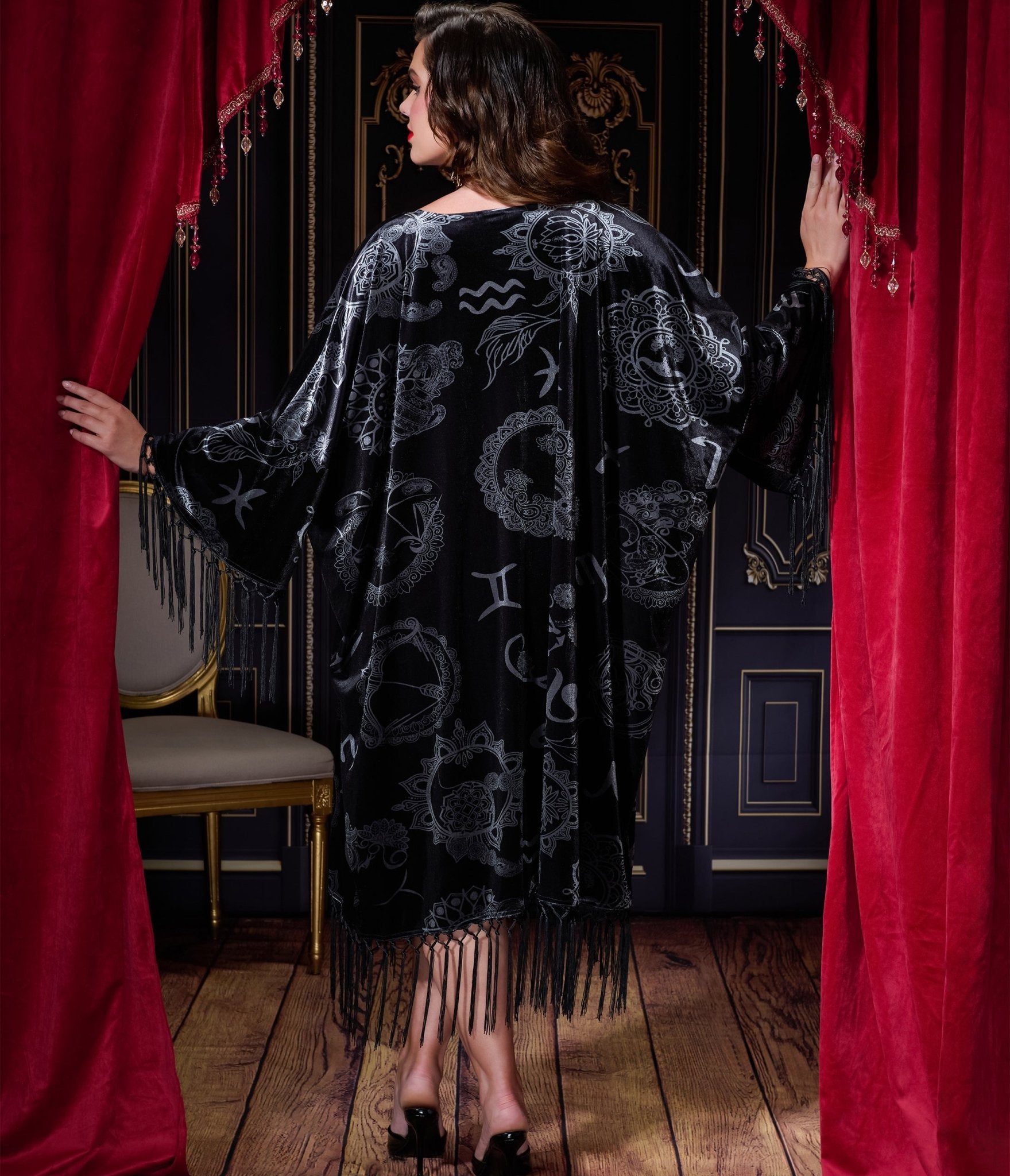 Vintage 1920s Silver & Black Velvet Zodiac Fringe Kimono - Flapper Style Roaring 20s Costume for Halloween, Gatsby Party & Boho Fashion