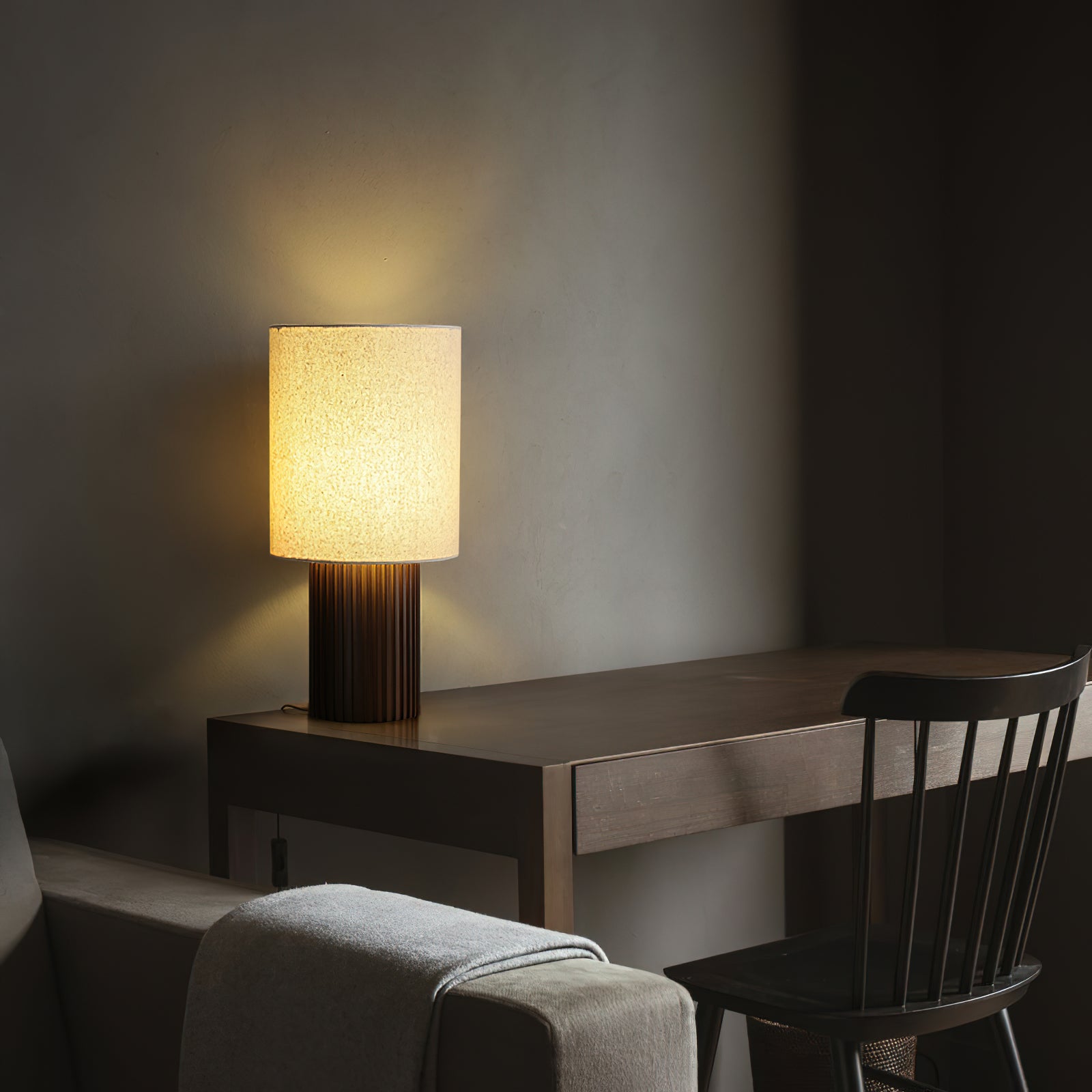 Modern Wooden Log Standing Table Lamp - Rustic Home Decor for Living Room, Bedroom & Office - Adjustable Height & Warm LED Lighting