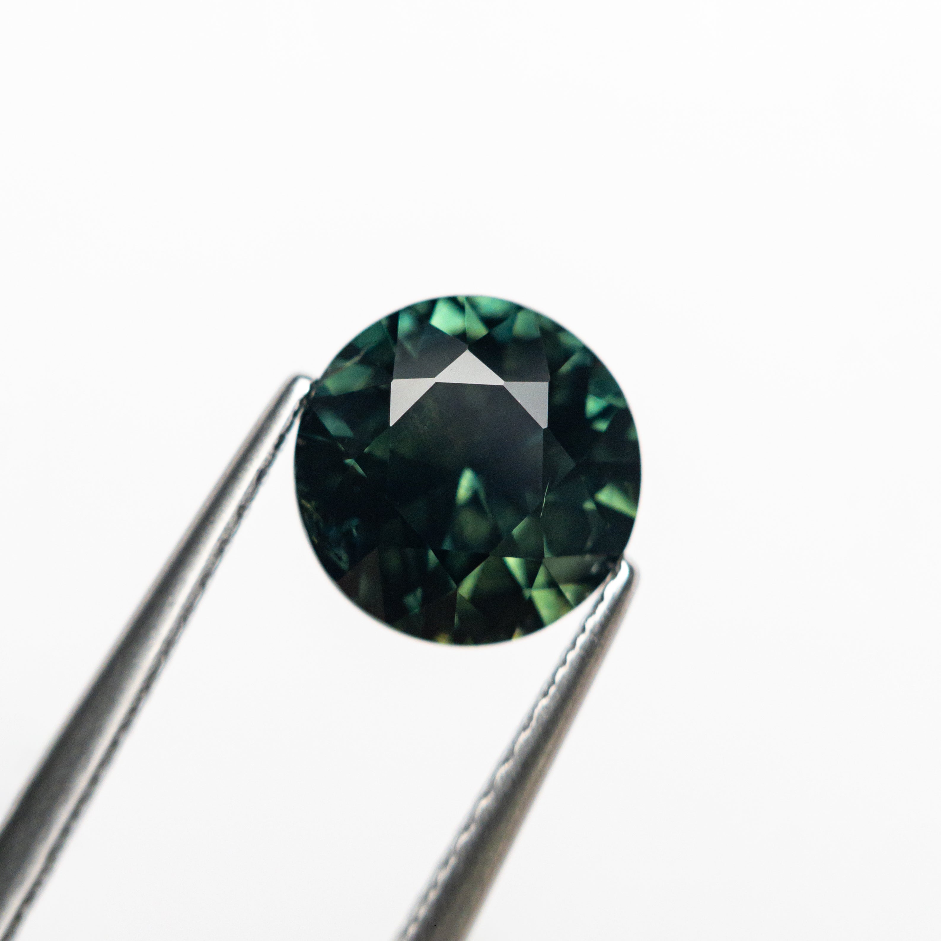 2.25ct Natural Blue Round Brilliant Cut Sapphire Gemstone (7.79x7.73x5.10mm) - Perfect for Engagement Rings & Fine Jewelry Making