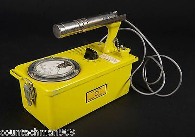 Civil Defense CD V-777 Radiation Detection Kit - Portable Geiger Counter for Emergency Preparedness, Nuclear Safety & Survival Gear - Ideal for Home, Outdoor & Disaster Scenarios
