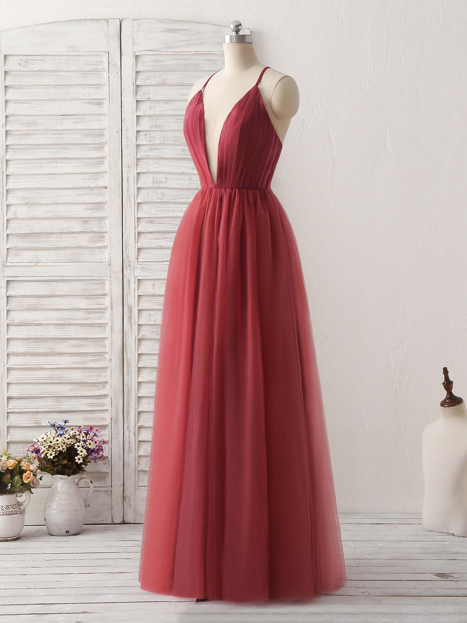 Elegant Burgundy V-Neck Tulle Long Prom Dress for Women - Formal Evening Gown for Homecoming, Ball, and Special Occasions