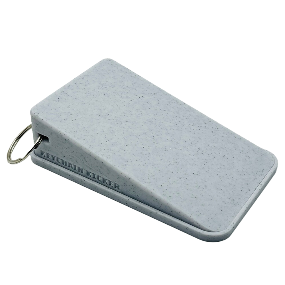 DecentBit Fingerboard Ramp Keychain Kicker - Portable Mini Skateboard Ramp for Fingerboarding Tricks - Perfect for Office Desk, Travel & Skateboard Enthusiasts