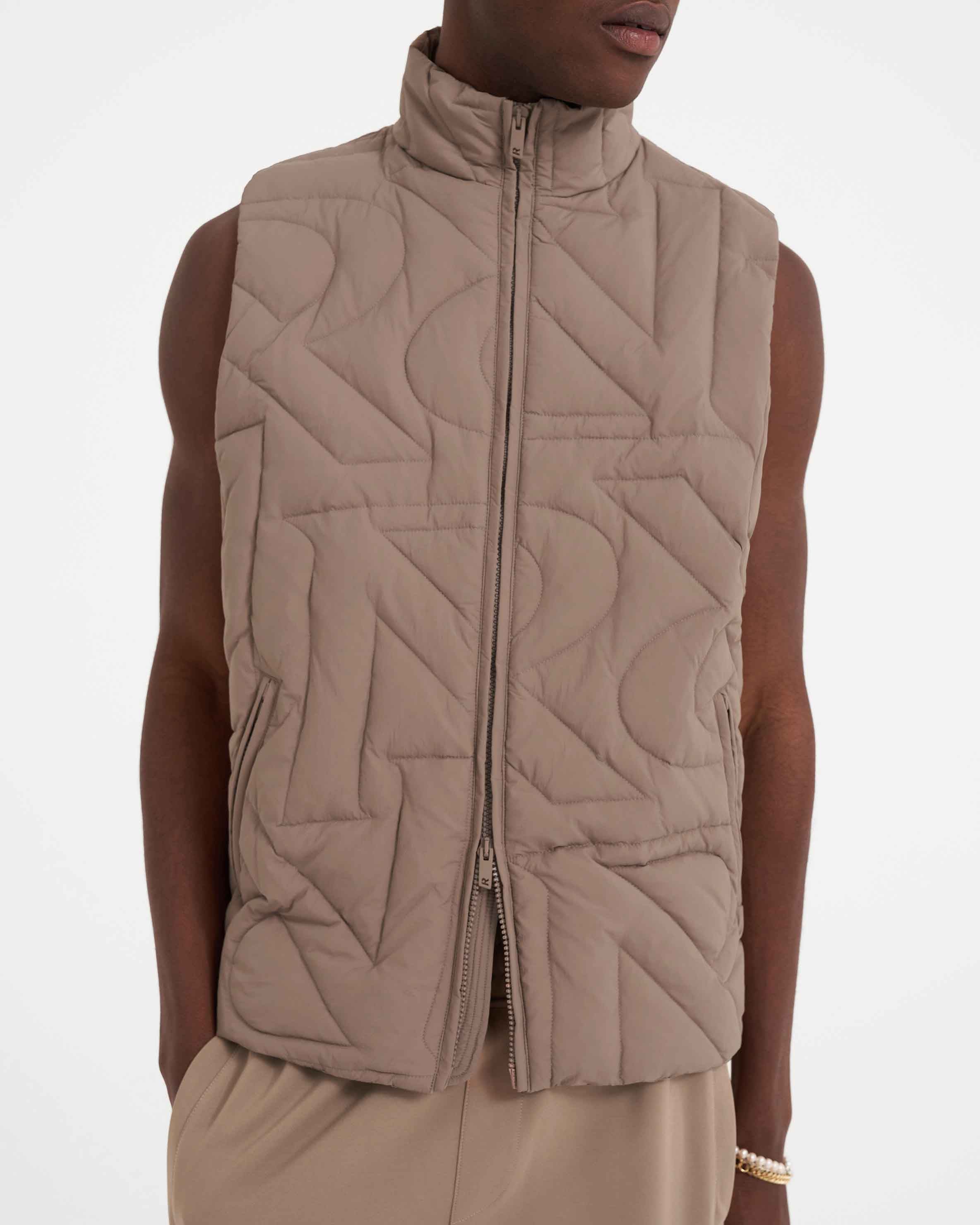 Initial Gilet Mushroom Print Vest - Stylish & Comfortable for Casual Outfits & Outdoor Activities