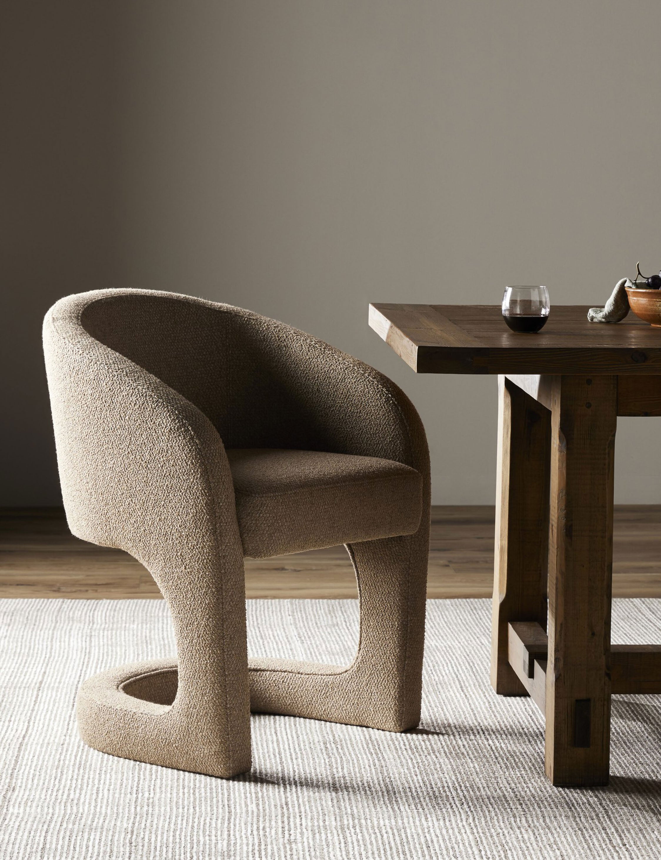 Stylish Cobb Dining Chair - Modern Wooden Kitchen Chair for Home & Restaurant - Perfect for Dining Room, Kitchen, and Cafe Settings