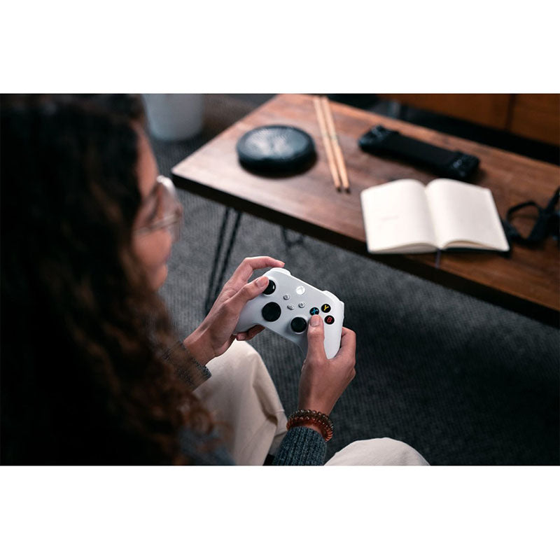 Microsoft Xbox Wireless Controller - Robot White | Compatible with Xbox Series X/S, Xbox One & PC | Perfect for Gaming, Streaming & Multiplayer Sessions