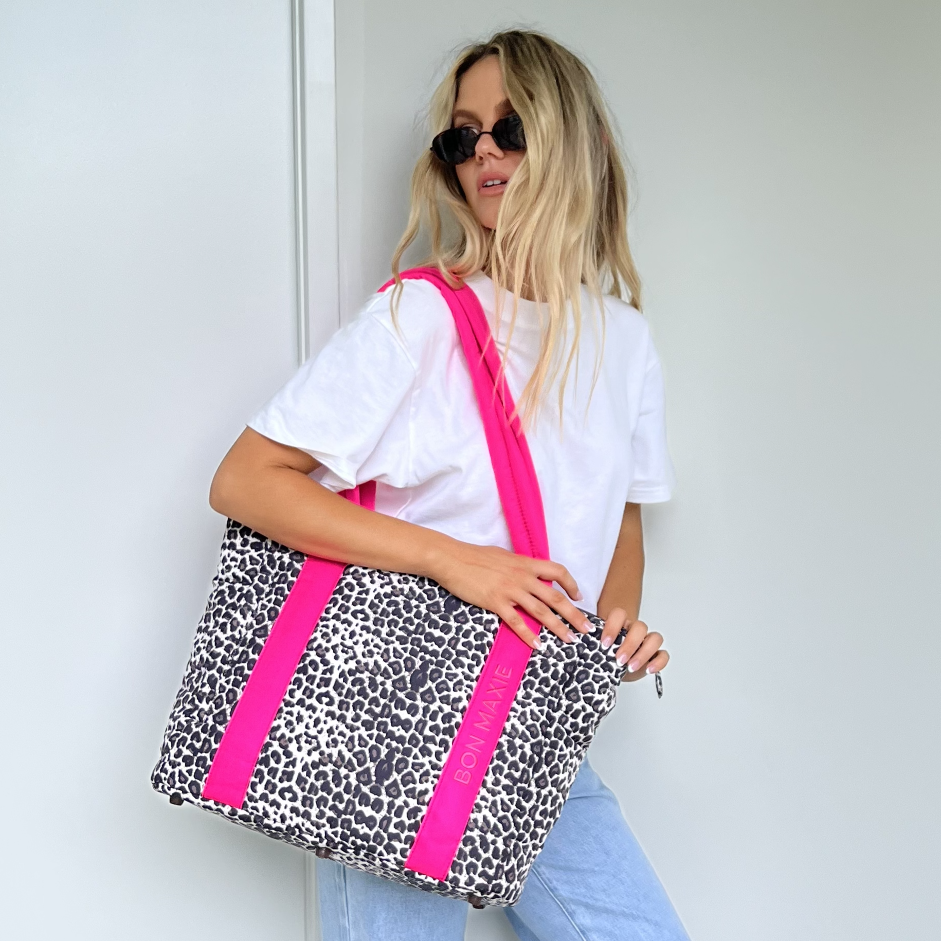Stylish Everyday Tote Bag - Neon Pink & Leopard Print Fashionable Carryall | Perfect for Work, Shopping & Beach Outings