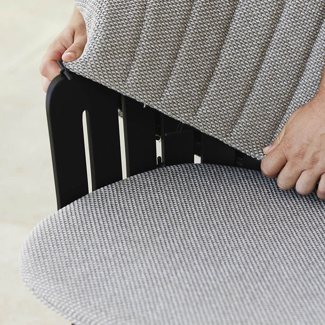 **Best Outdoor Lounge Chair with 4 Legs & Comfortable Seat Cushion - Perfect for Patio, Garden, Poolside & Backyard Relaxation**