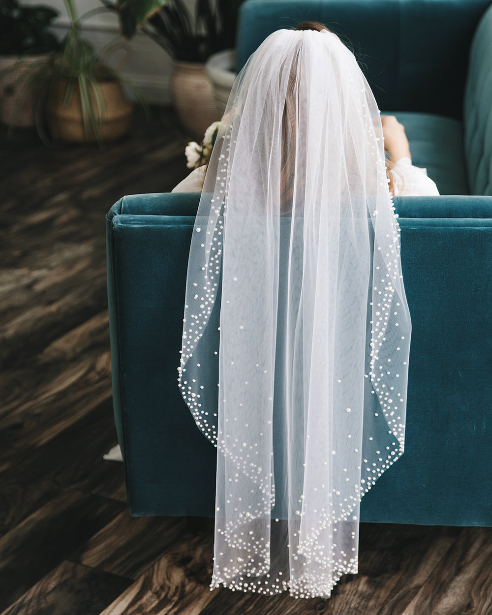 Selena Scattered Pearl Veil - Elegant Bridal Hair Accessory for Weddings, Prom & Special Occasions | Handmade Pearl Hairpiece with Delicate Beading