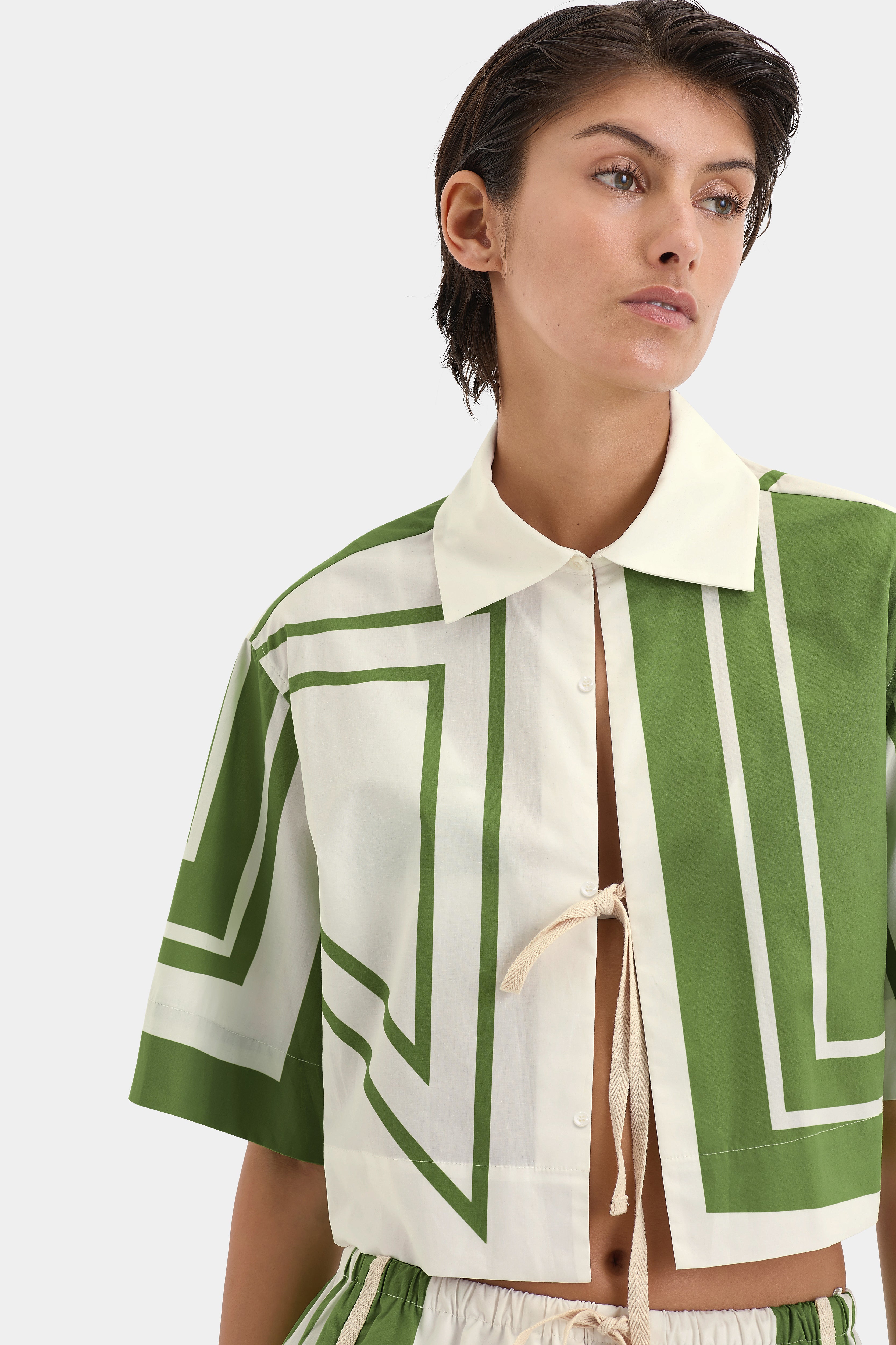 Carlo Cropped Shirt for Women | Trendy Short Sleeve Tops | Casual & Streetwear Style | Perfect for Summer Outfits, Beach Vacations & Music Festivals