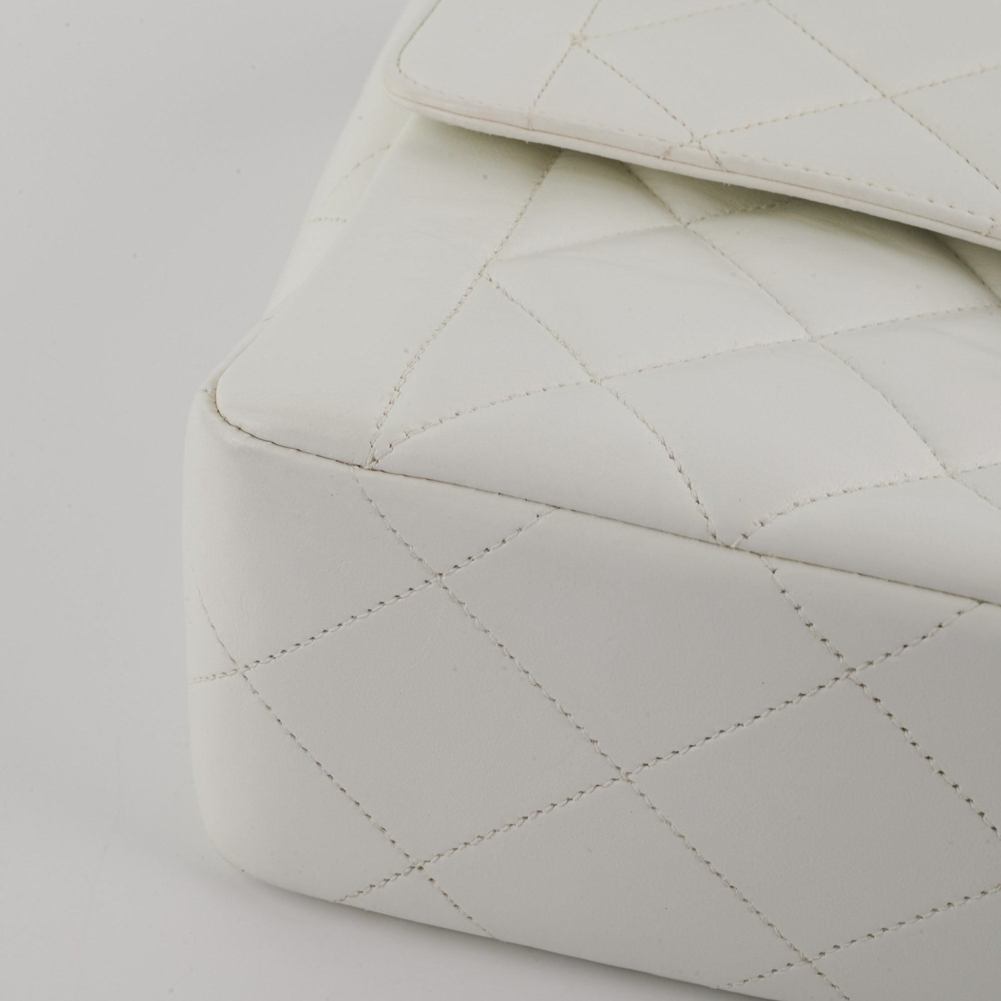 Chanel Vintage Quilted Flap Bag in White with 24K Gold Hardware - Perfect for Luxury Fashion & Special Occasions