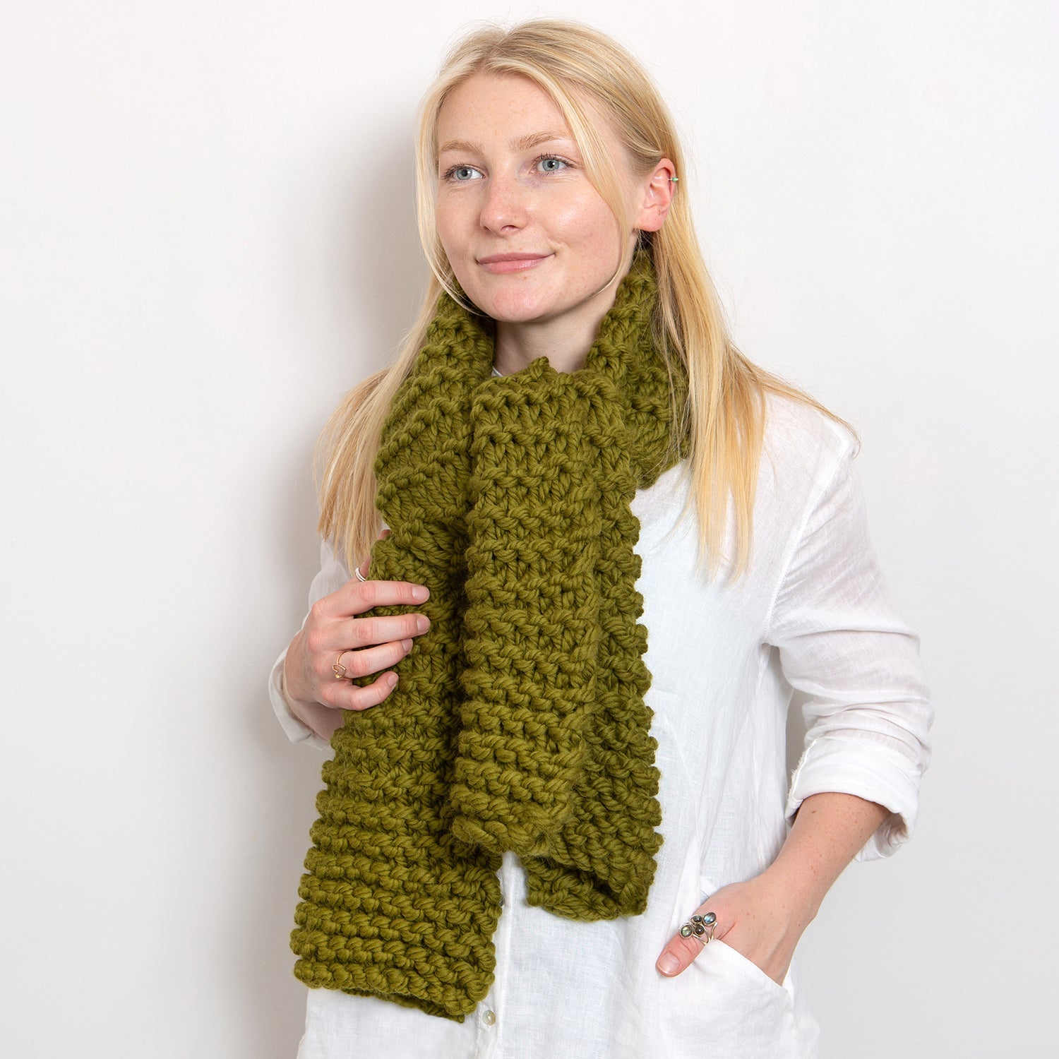 Emma Scarf Knitting Kit for Beginners - DIY Knitting Set with Yarn, Needles & Instructions - Perfect for Winter Accessories, Gifts & Cozy Home Crafts
